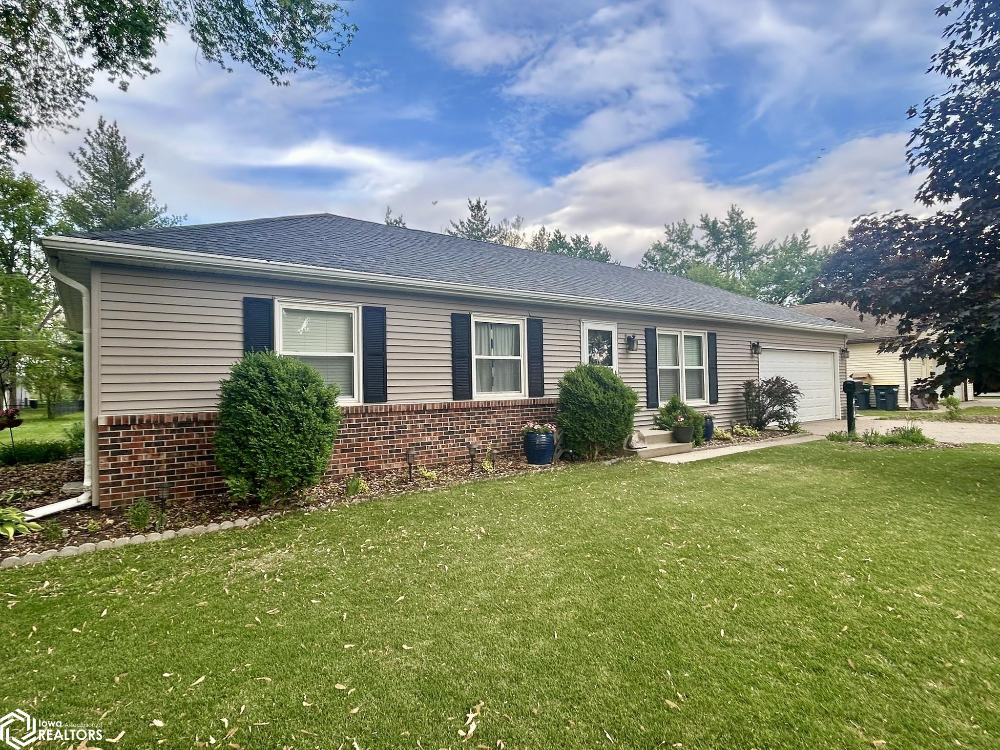 418 S 2nd Street, Wapello, Iowa image 2
