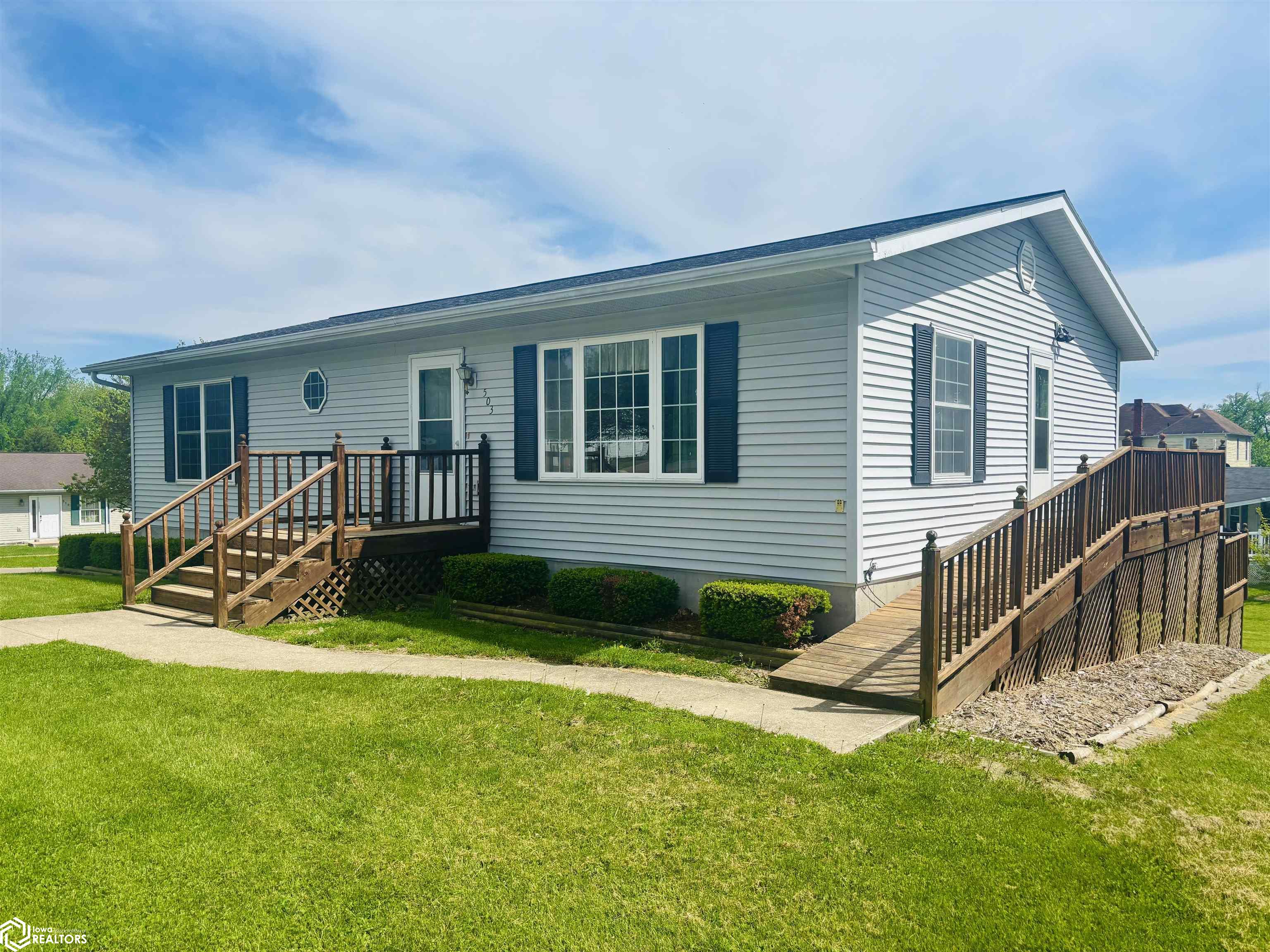 503 6th Street, Bonaparte, Iowa image 1