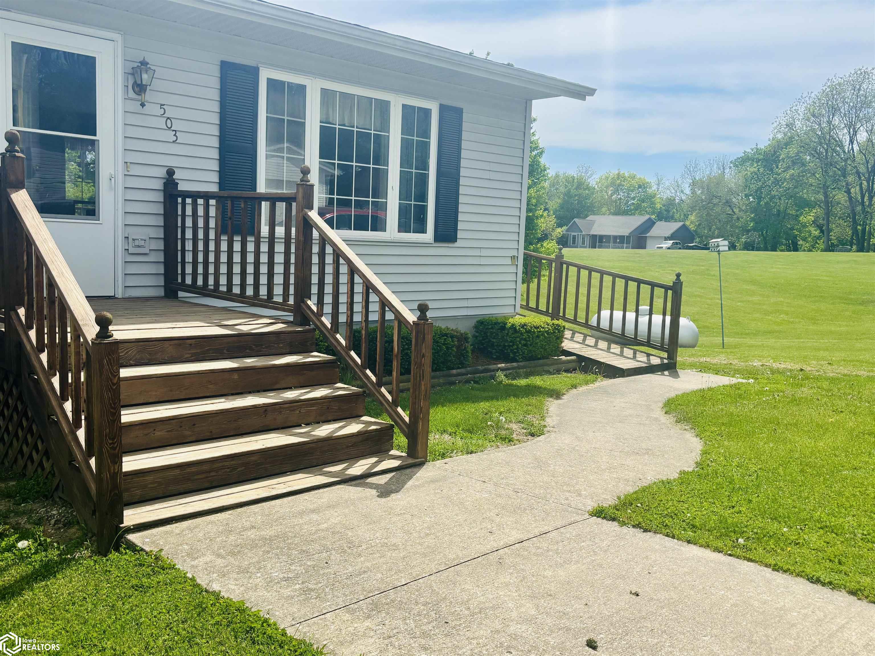 503 6th Street, Bonaparte, Iowa image 2