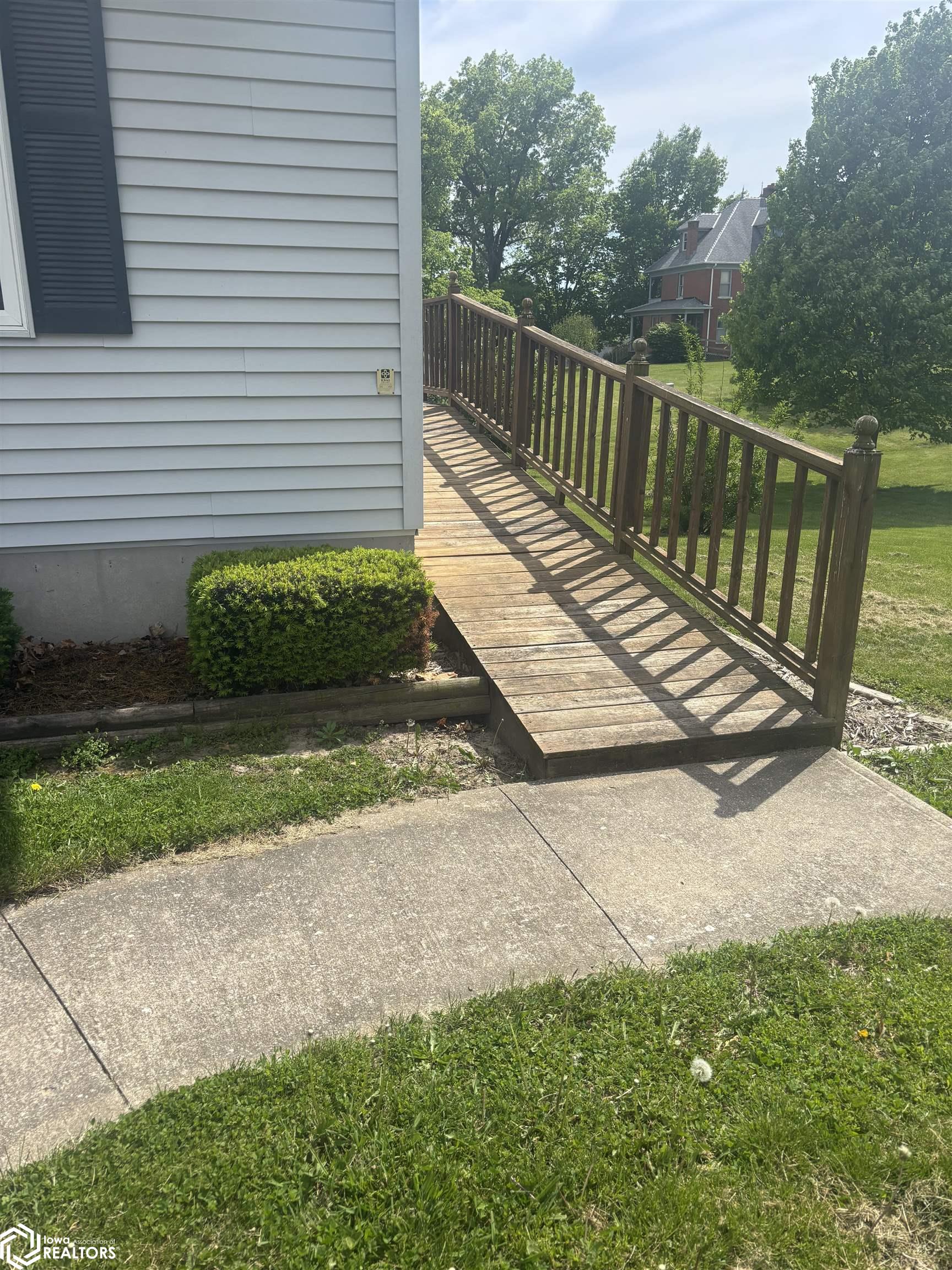 503 6th Street, Bonaparte, Iowa image 6
