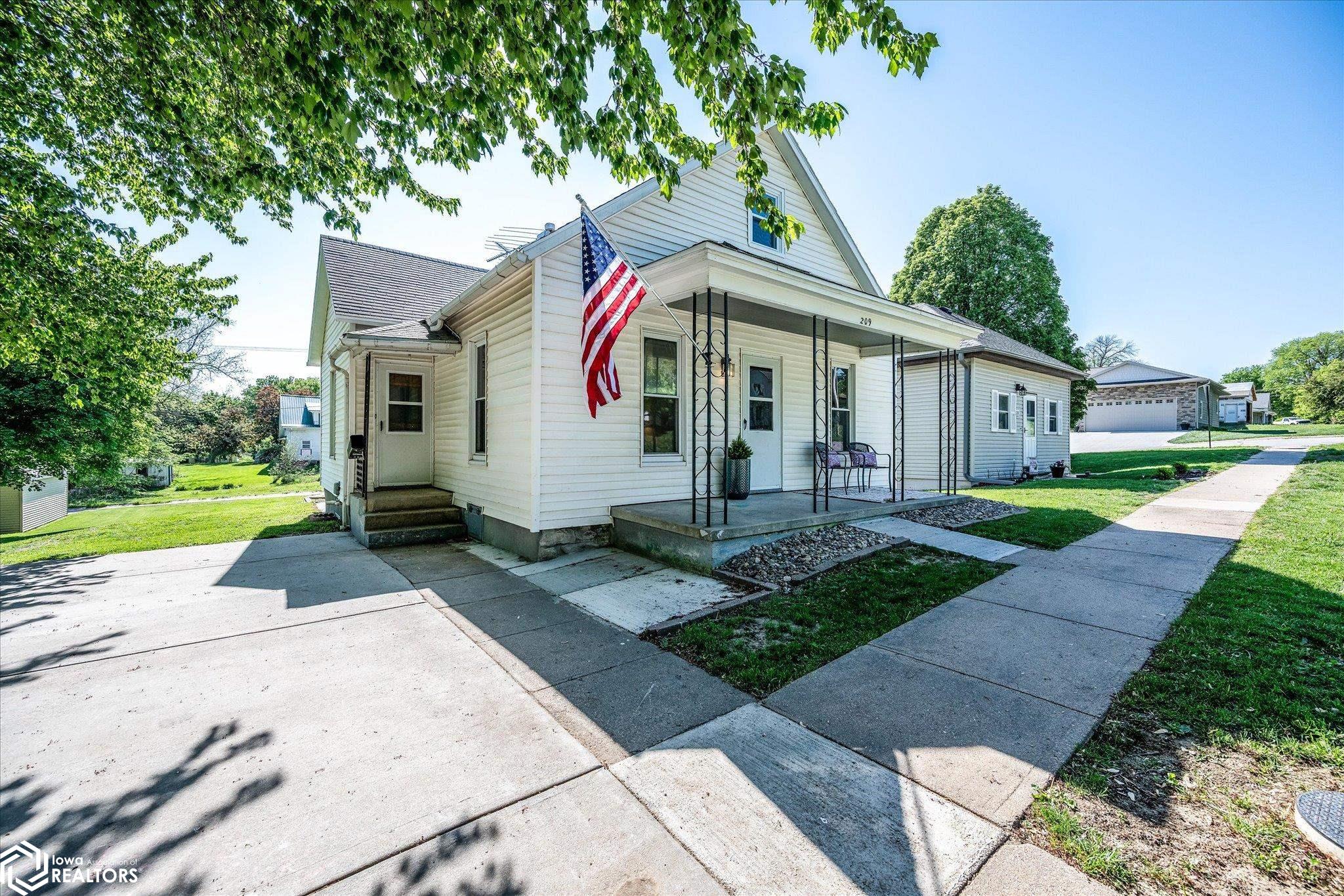 209 2nd Street, Neola, Iowa image 2
