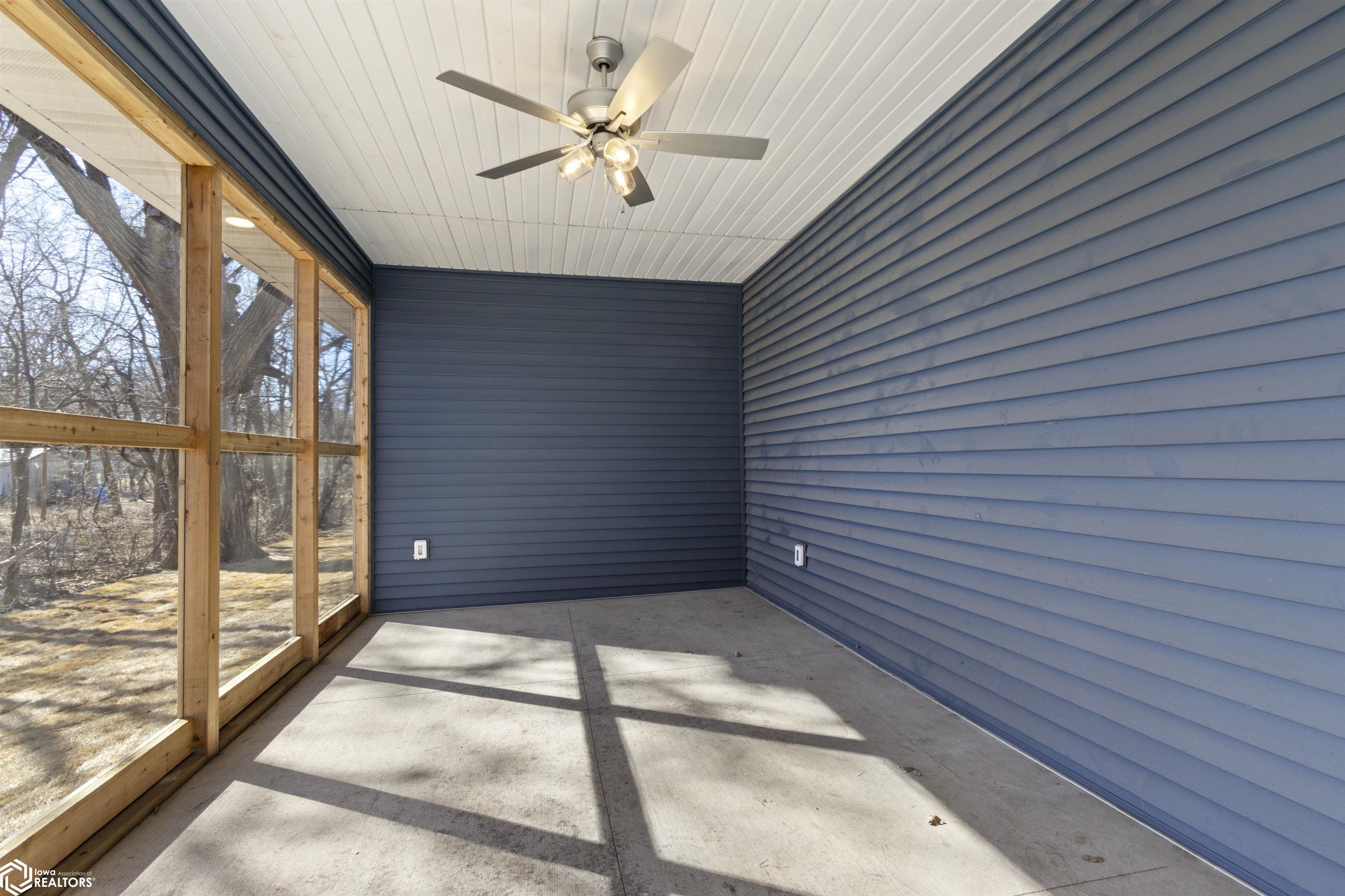 310 27th Pl S, Clear Lake, Iowa image 31