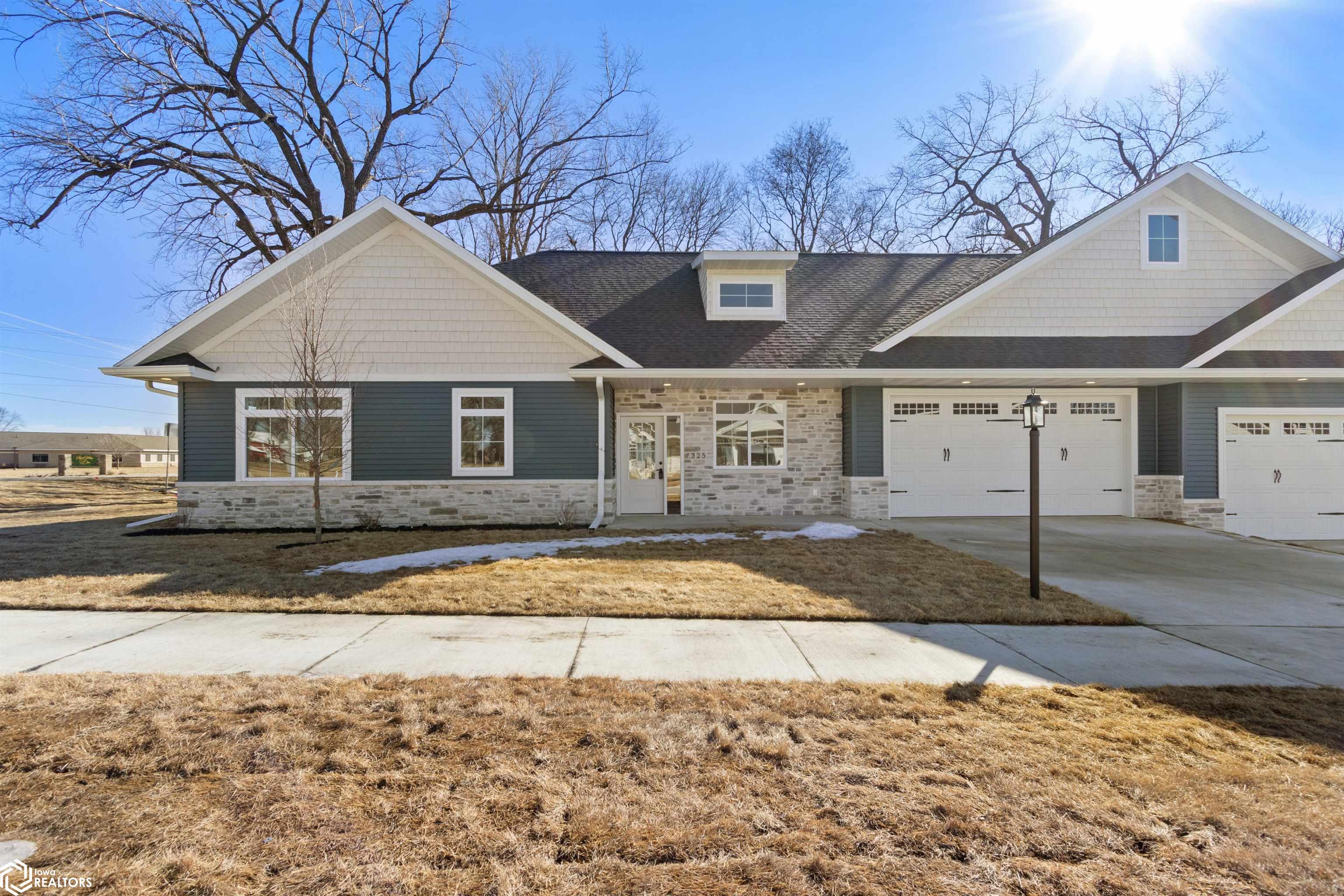 315 27th Pl S, Clear Lake, Iowa image 2