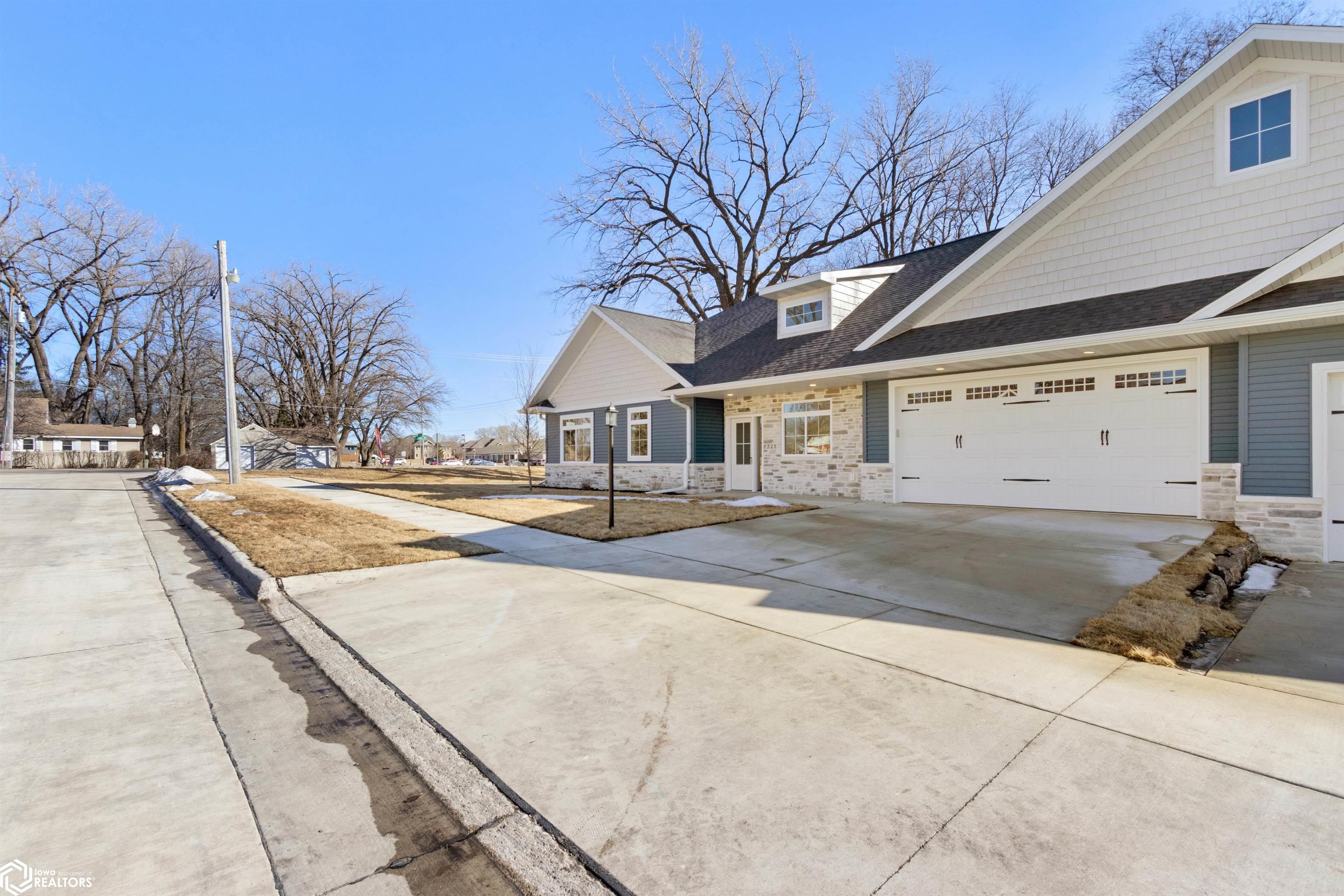 311 27th Pl S, Clear Lake, Iowa image 3