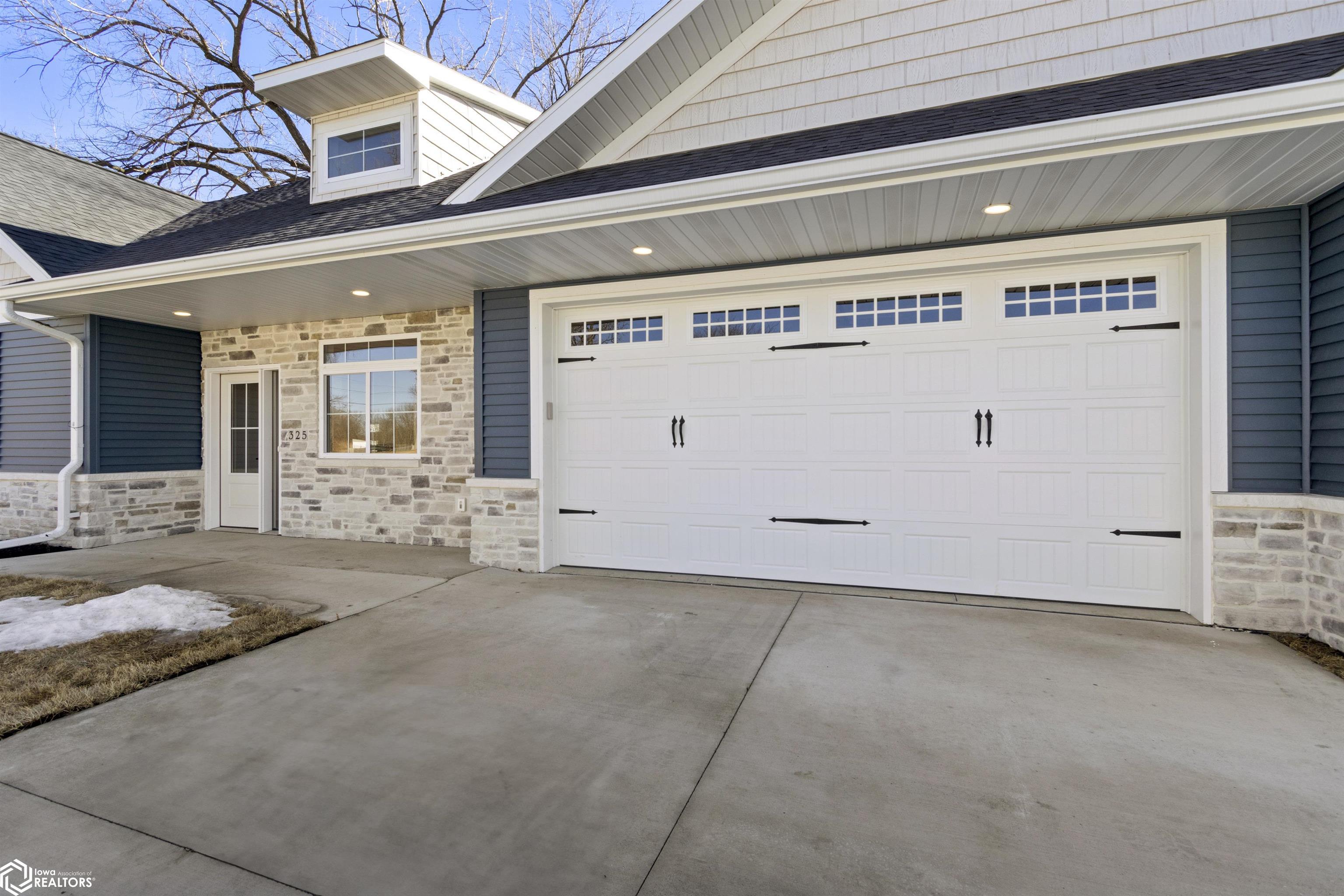311 27th Pl S, Clear Lake, Iowa image 4