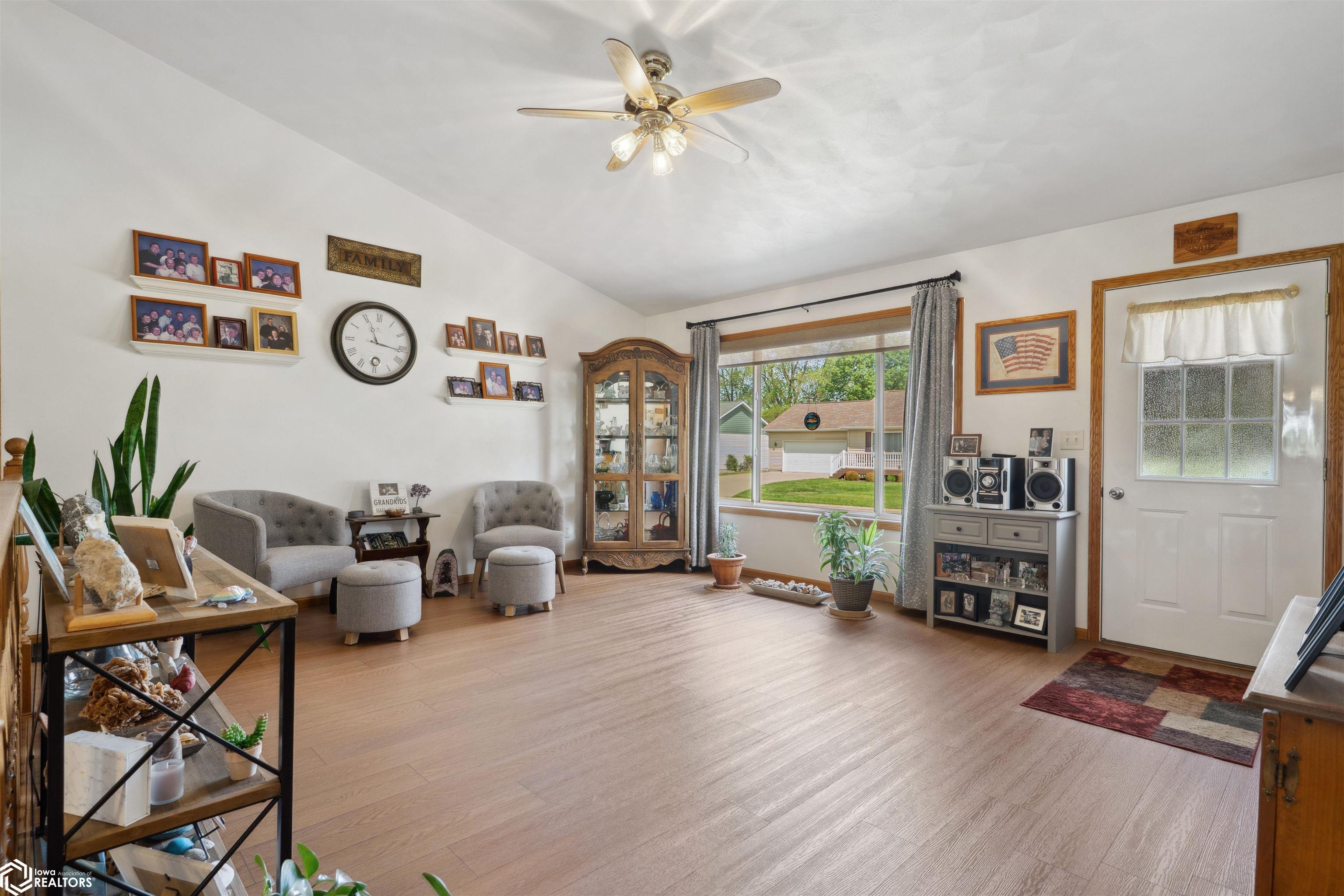 424 E Becky Ln., Mount Pleasant, Iowa image 4