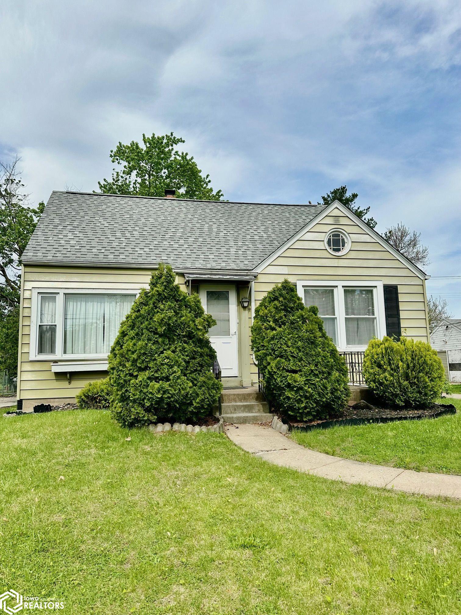 1605 S Garfield Avenue, Burlington, Iowa image 1