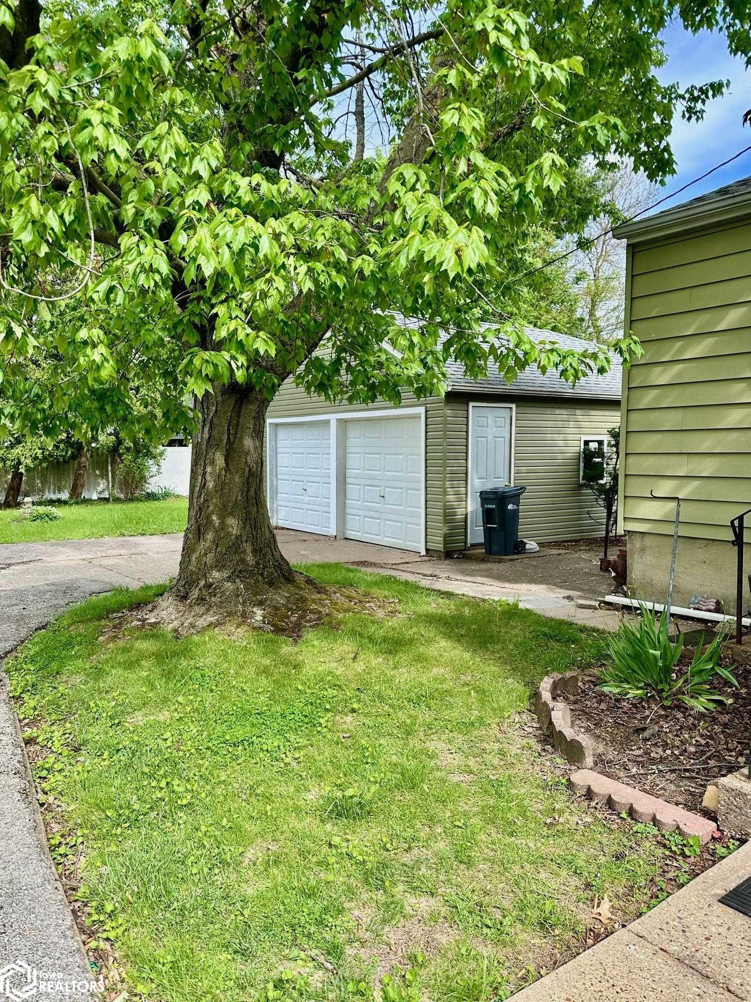 1605 S Garfield Avenue, Burlington, Iowa image 12