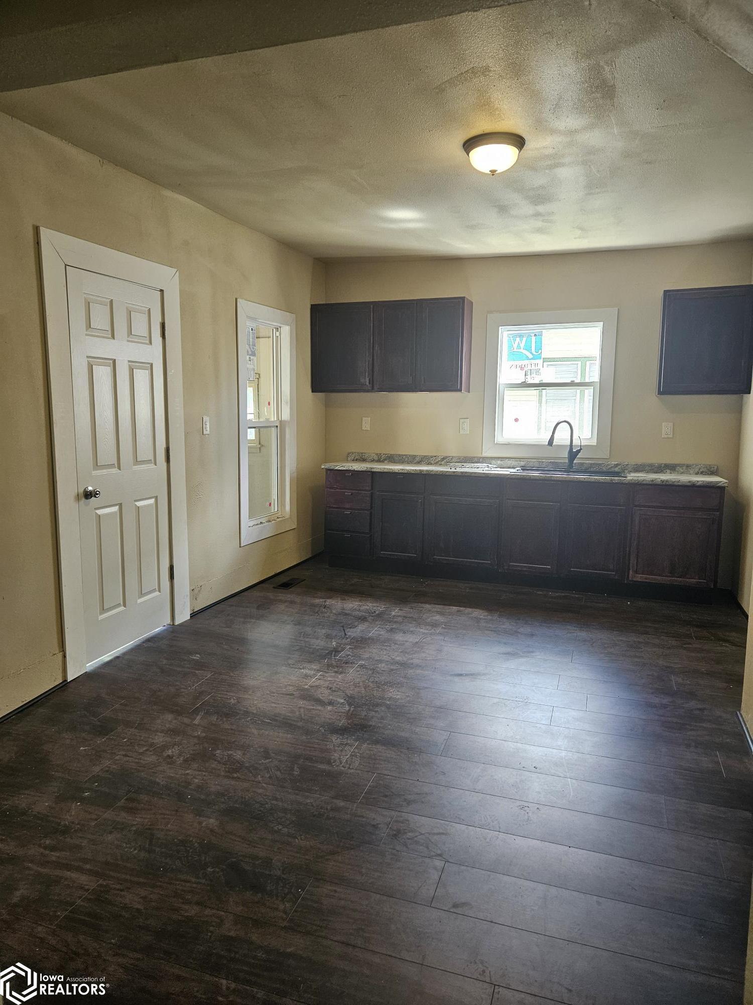 901 Queen Anne Avenue, Ottumwa, Iowa image 3