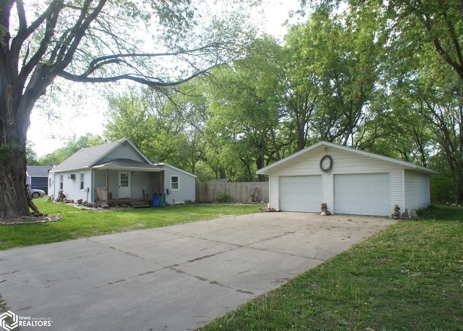 1115 John Street, Webster City, Iowa image 1