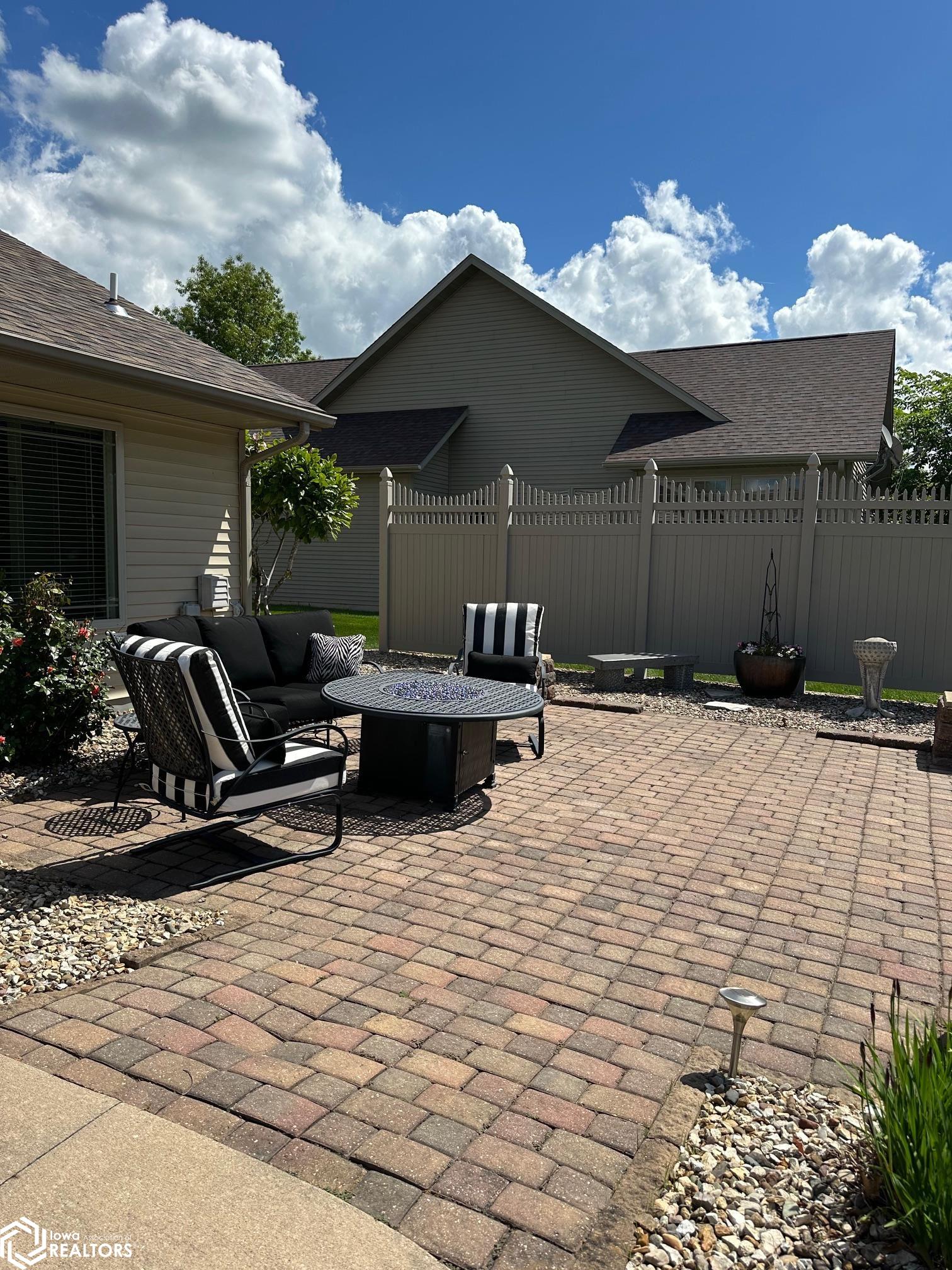 1713 Emerald Drive, Burlington, Iowa image 10