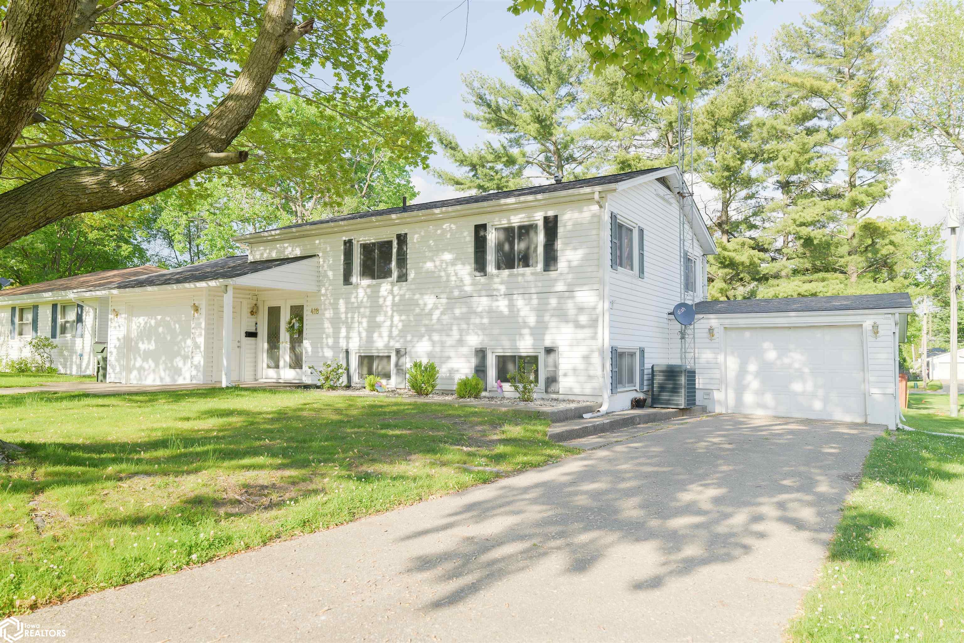 418 Neva Place, West Burlington, Iowa image 1