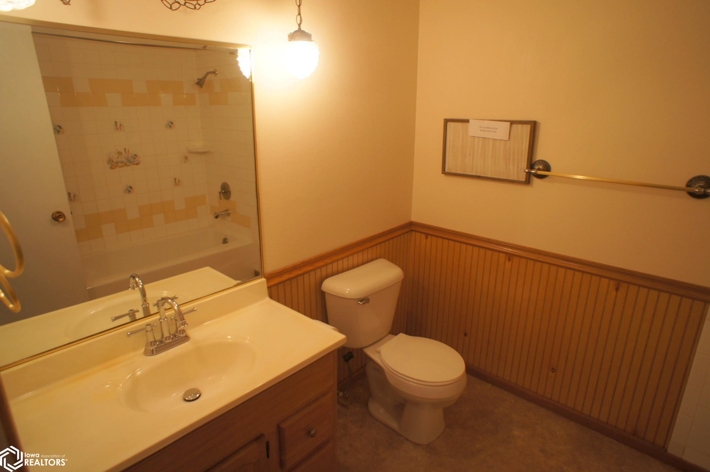 1508 Collins Street, Webster City, Iowa image 19