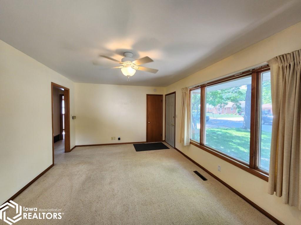 1635 Hillcrest Drive, Mason City, Iowa image 3
