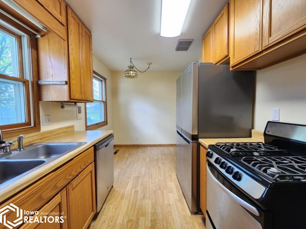 1635 Hillcrest Drive, Mason City, Iowa image 6