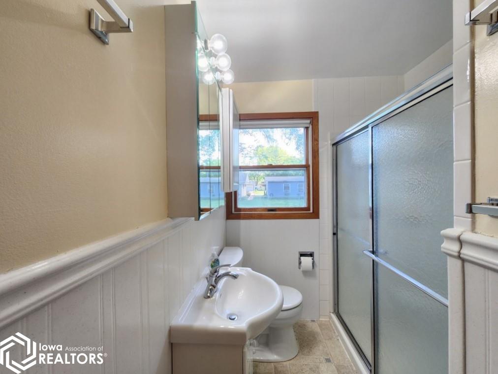 1635 Hillcrest Drive, Mason City, Iowa image 9