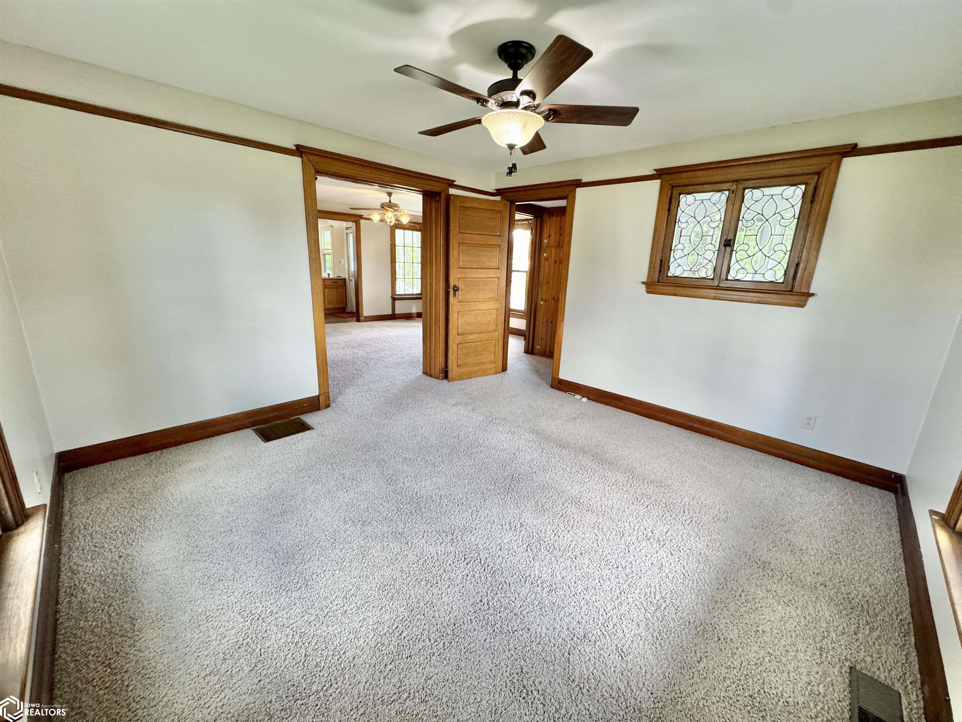 404 Broad Street, Grinnell, Iowa image 11