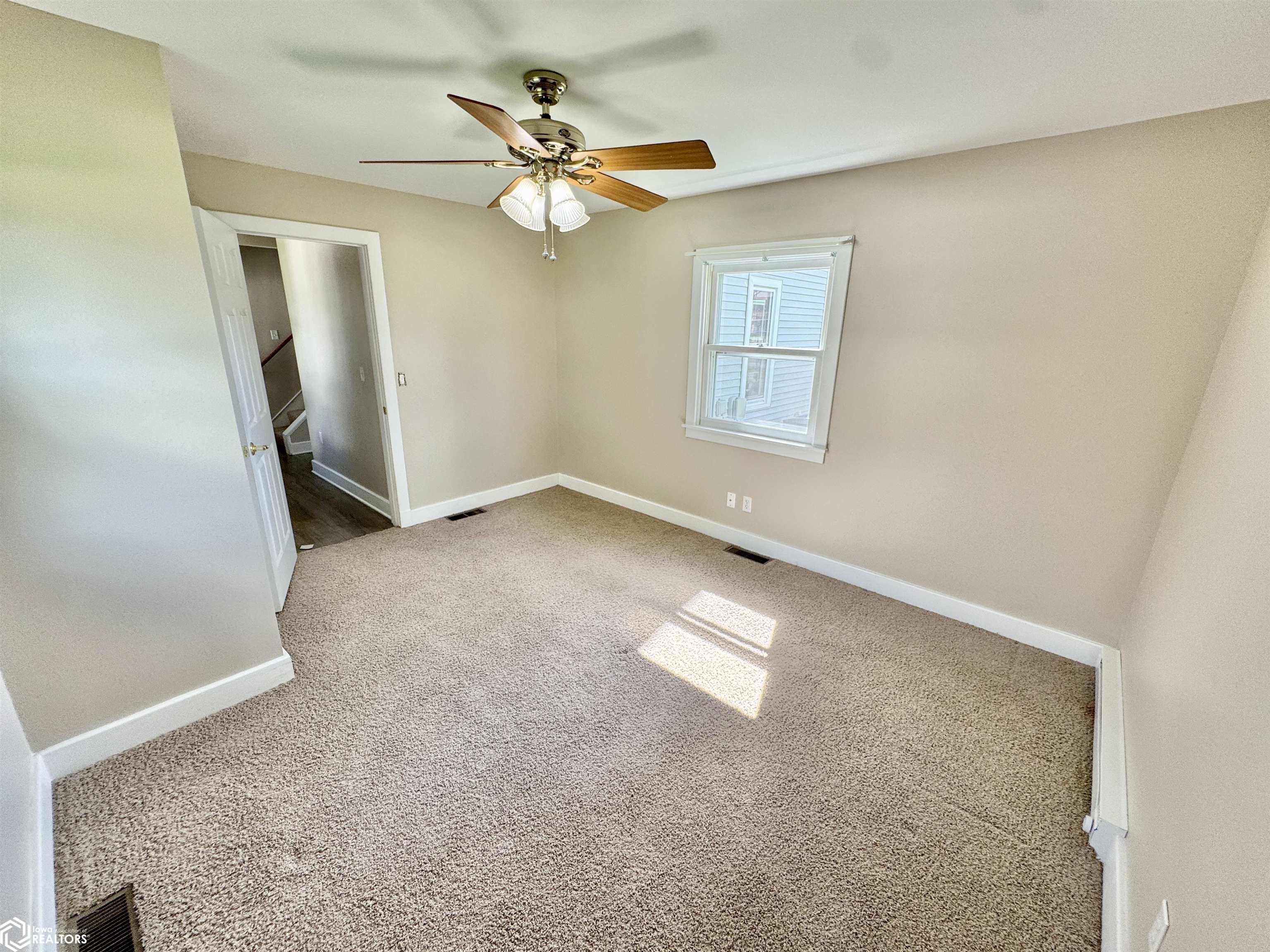 404 Broad Street, Grinnell, Iowa image 31