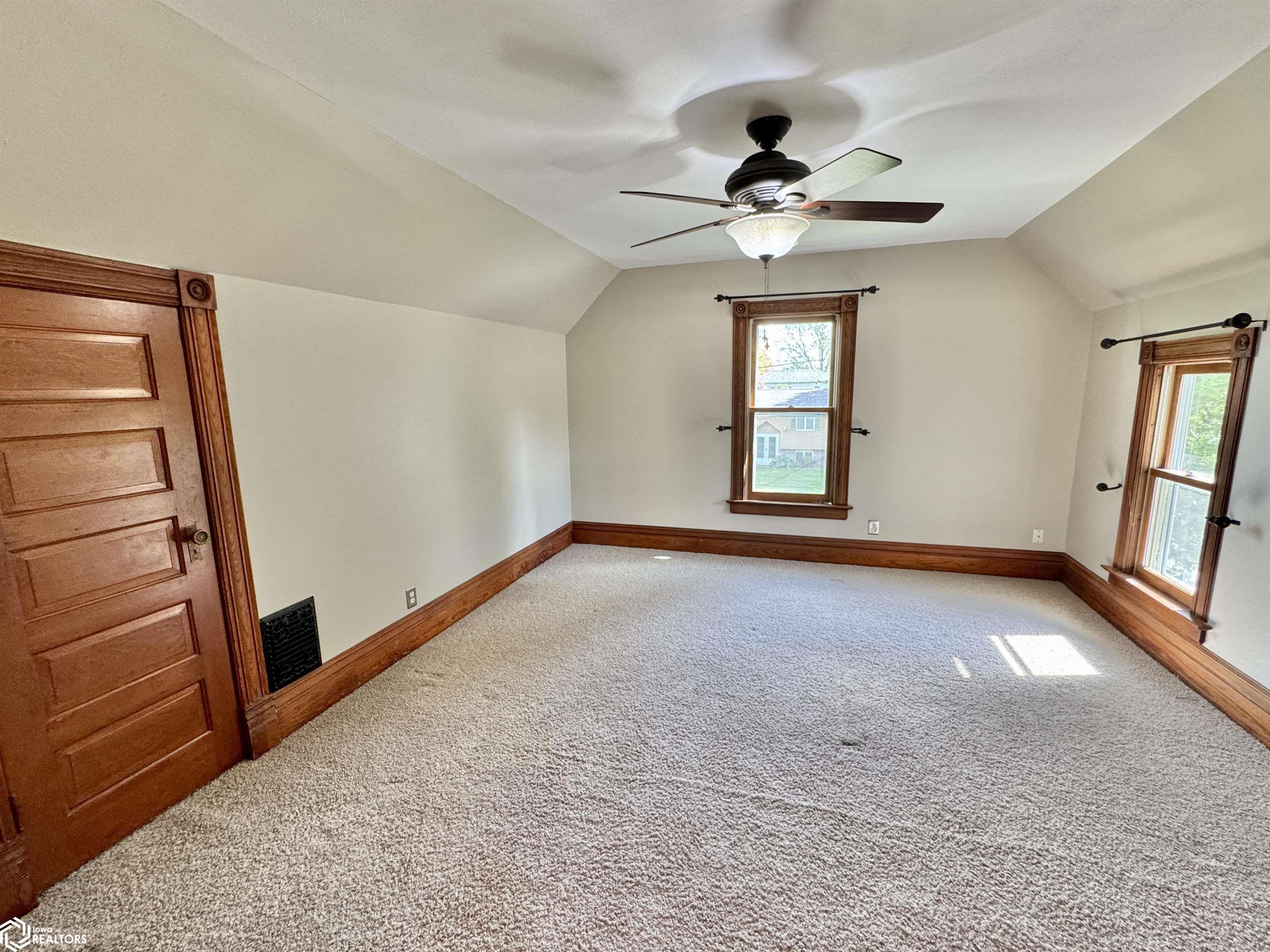 404 Broad Street, Grinnell, Iowa image 37