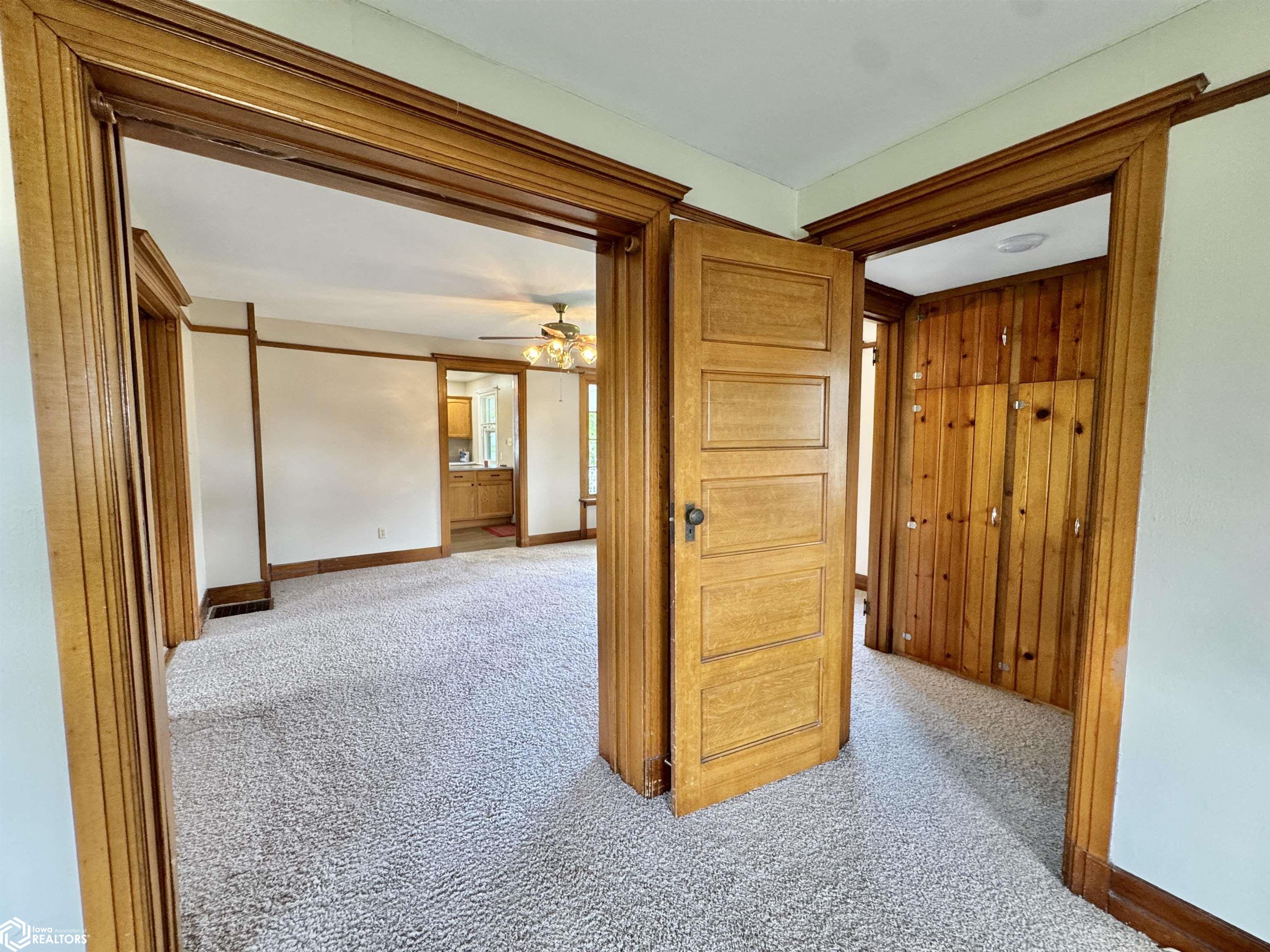 404 Broad Street, Grinnell, Iowa image 9