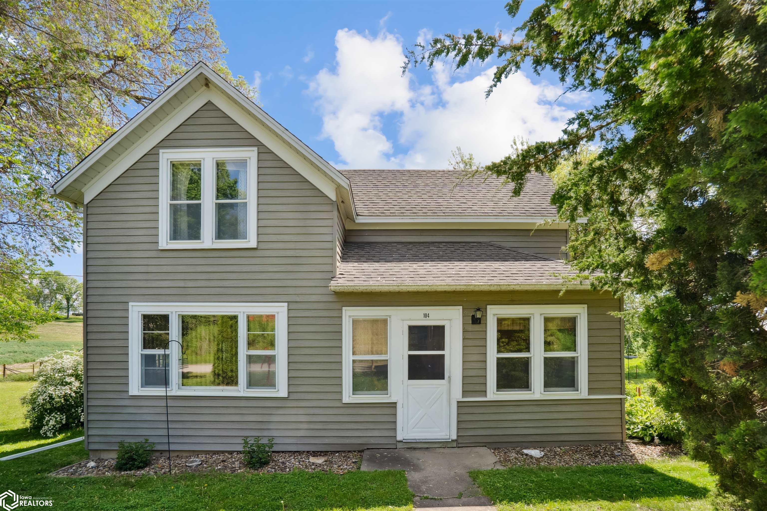 104 Roosevelt Street, Marshalltown, Iowa image 1