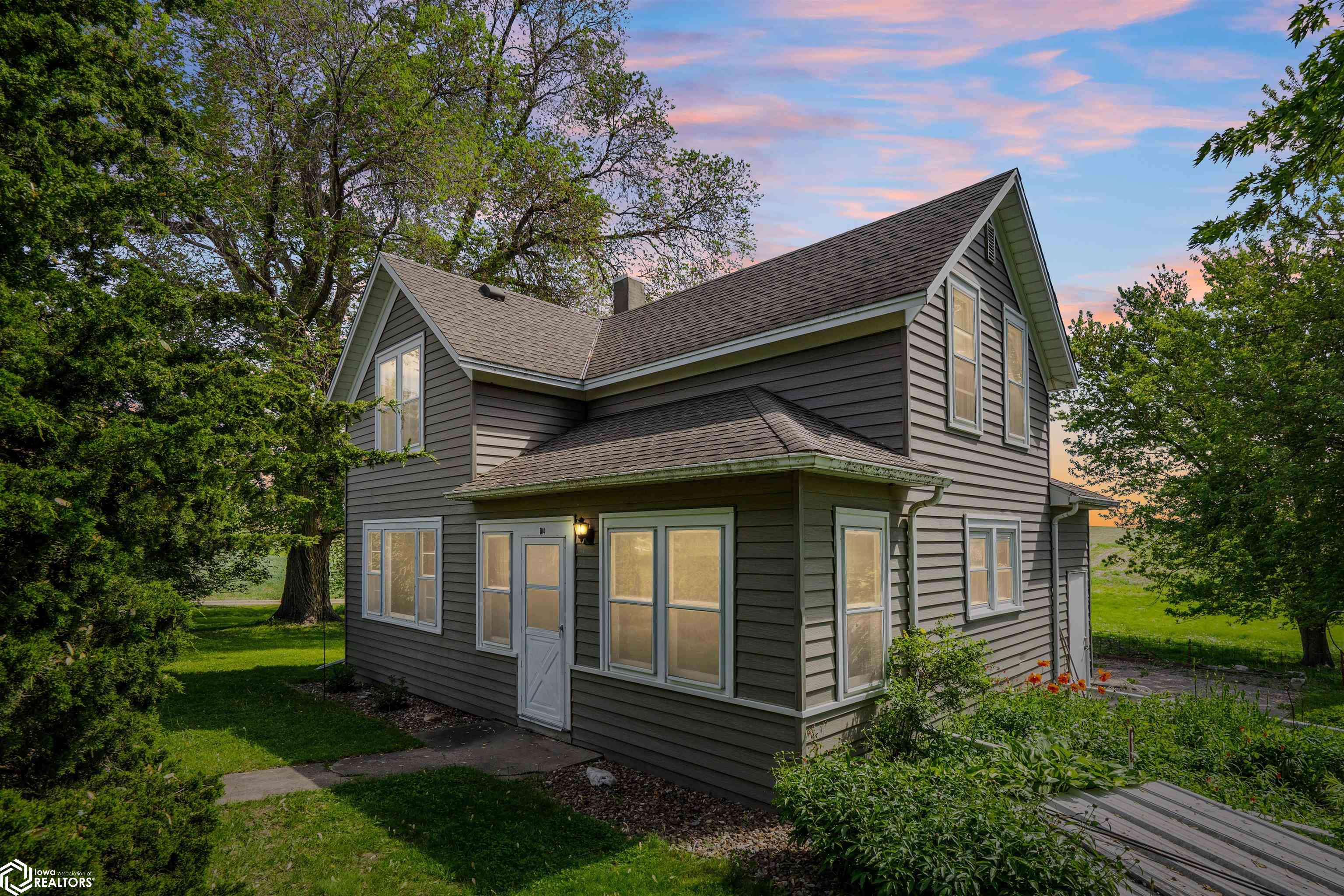 104 Roosevelt Street, Marshalltown, Iowa image 2