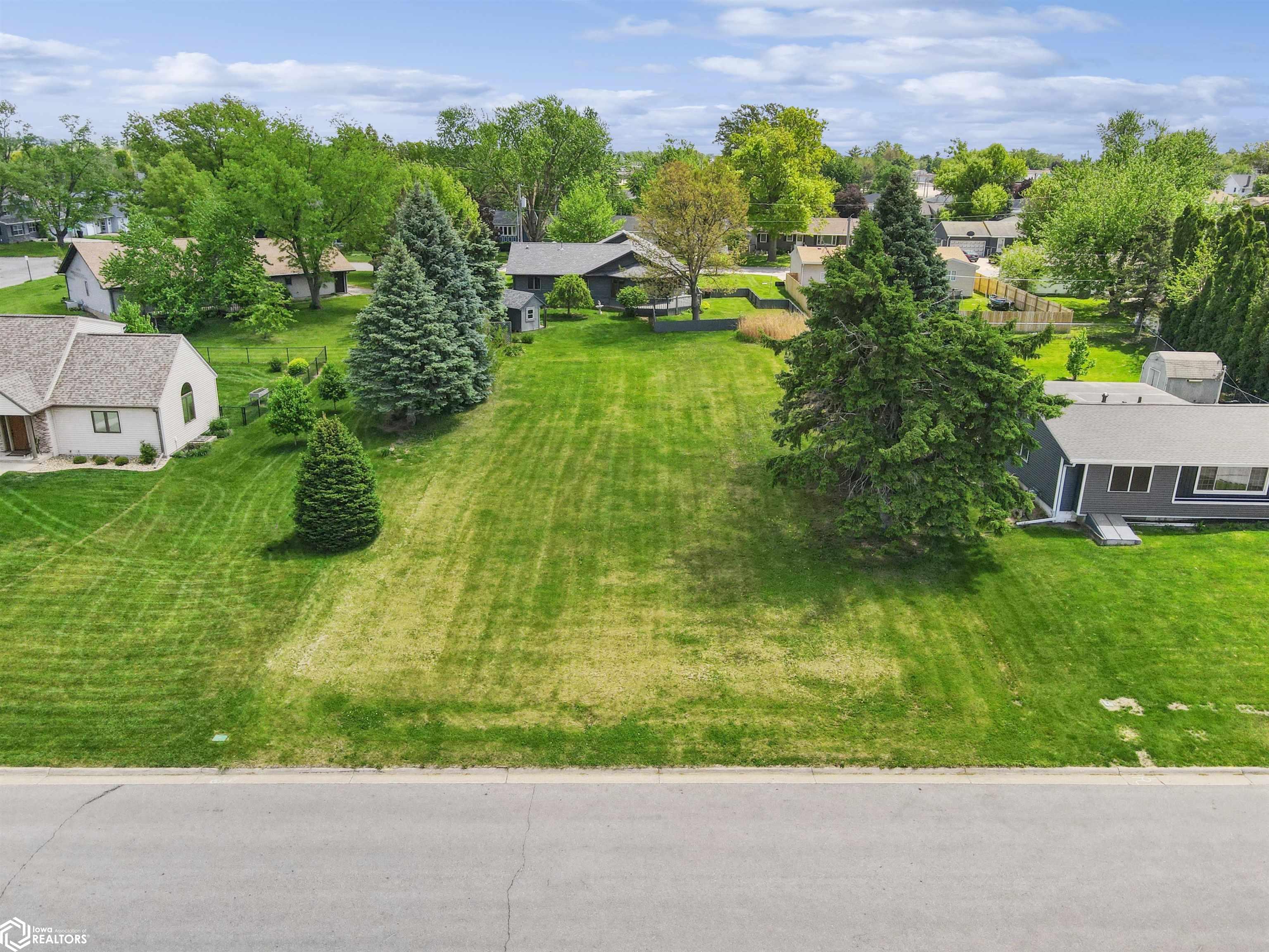 1606 Crestview Drive, Marshalltown, Iowa image 1