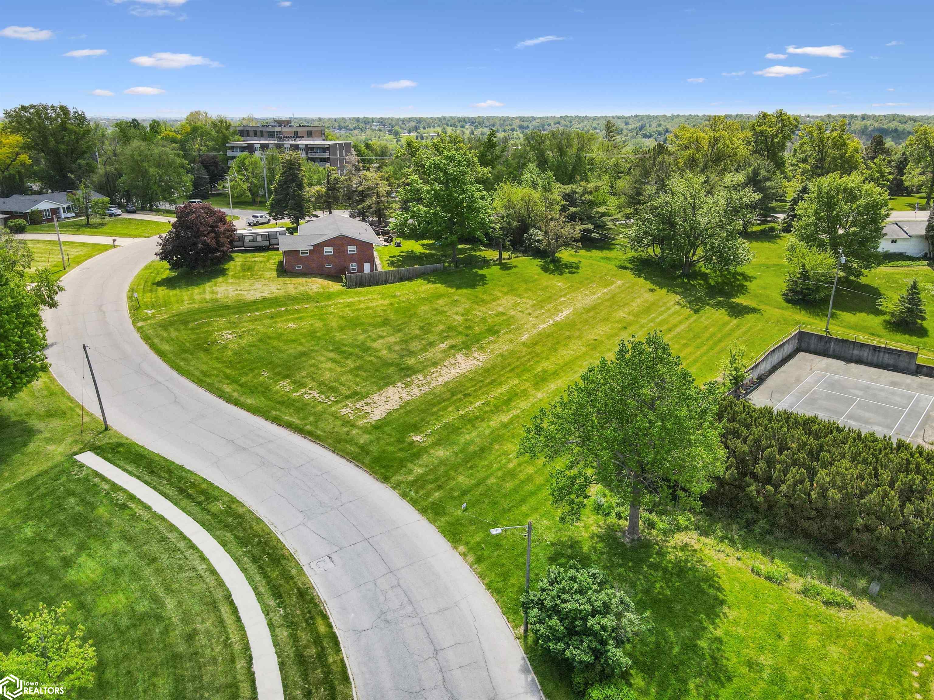 513 Brentwood Road, Marshalltown, Iowa image 1