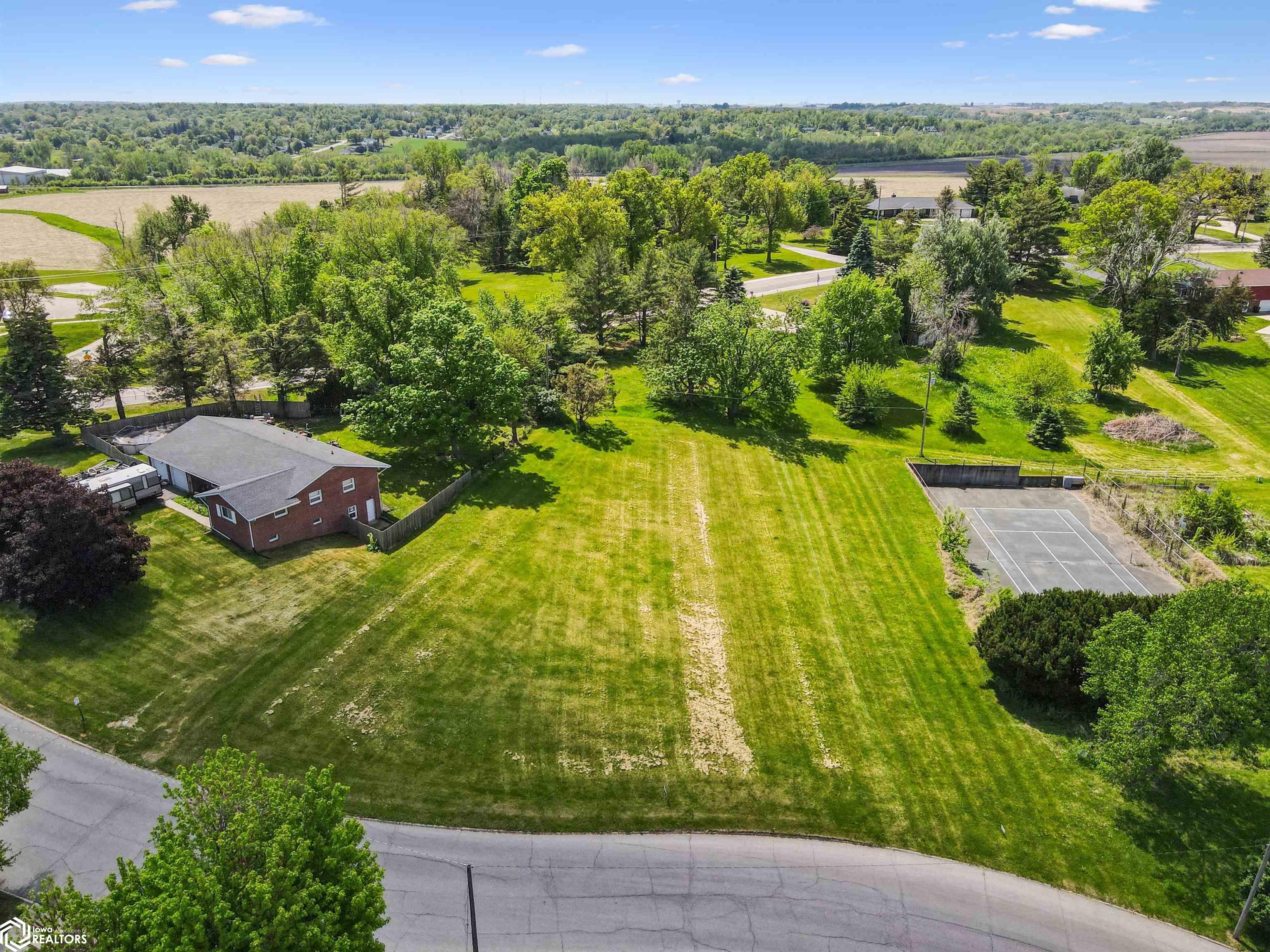 513 Brentwood Road, Marshalltown, Iowa image 2