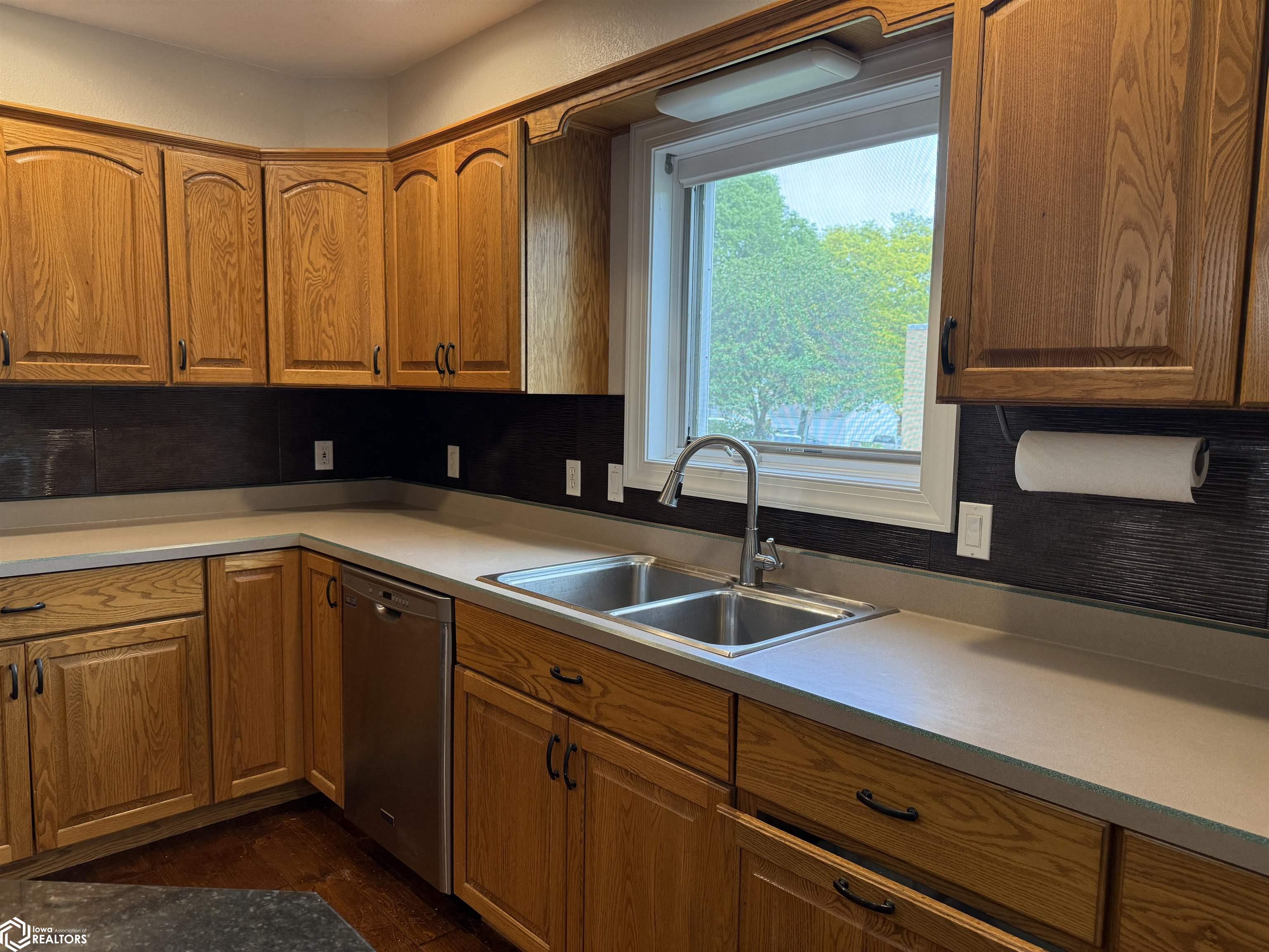 900 Grove Ave. Avenue, Corning, Iowa image 25