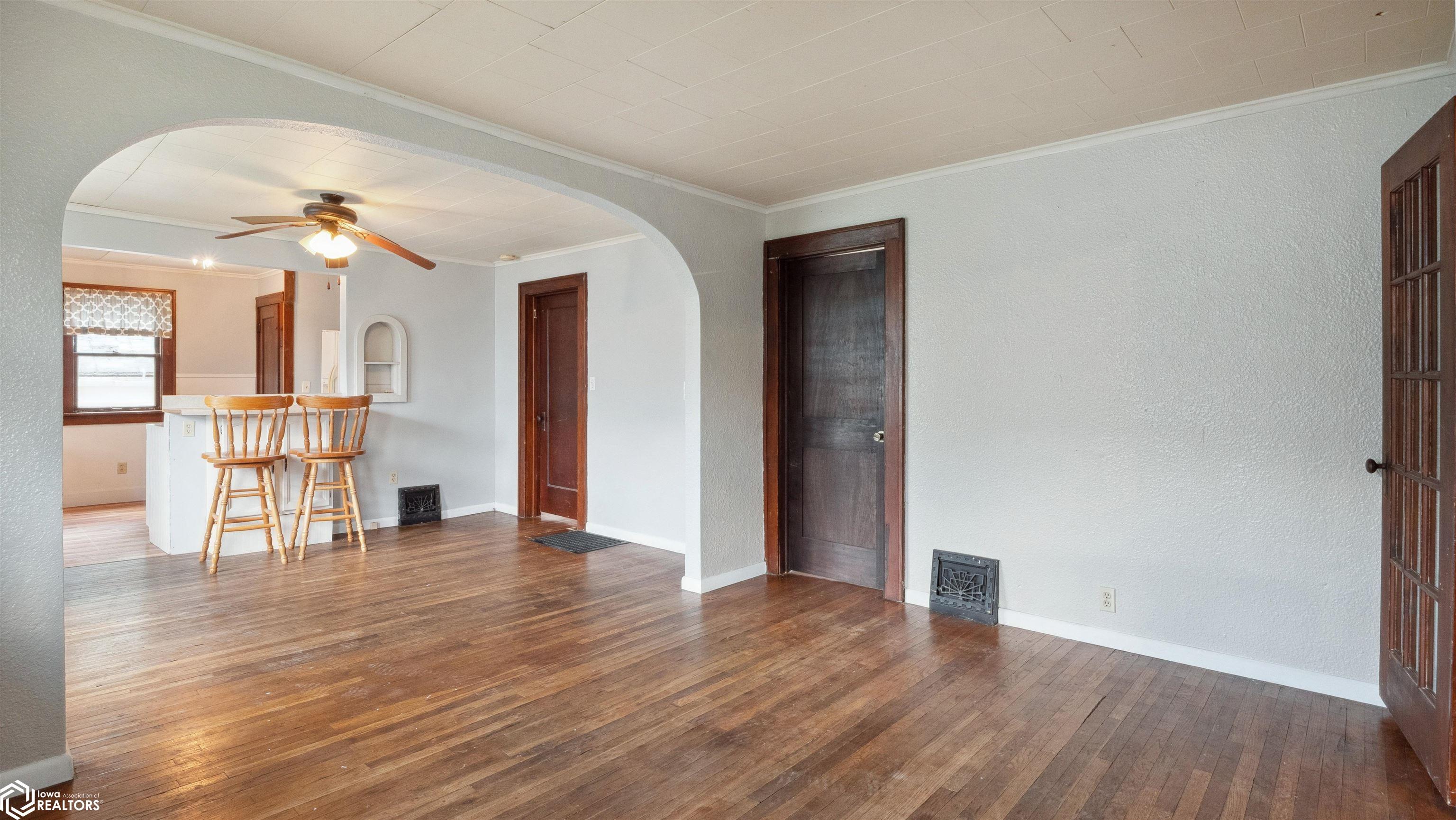 1305 N 7th Street, Chariton, Iowa image 2