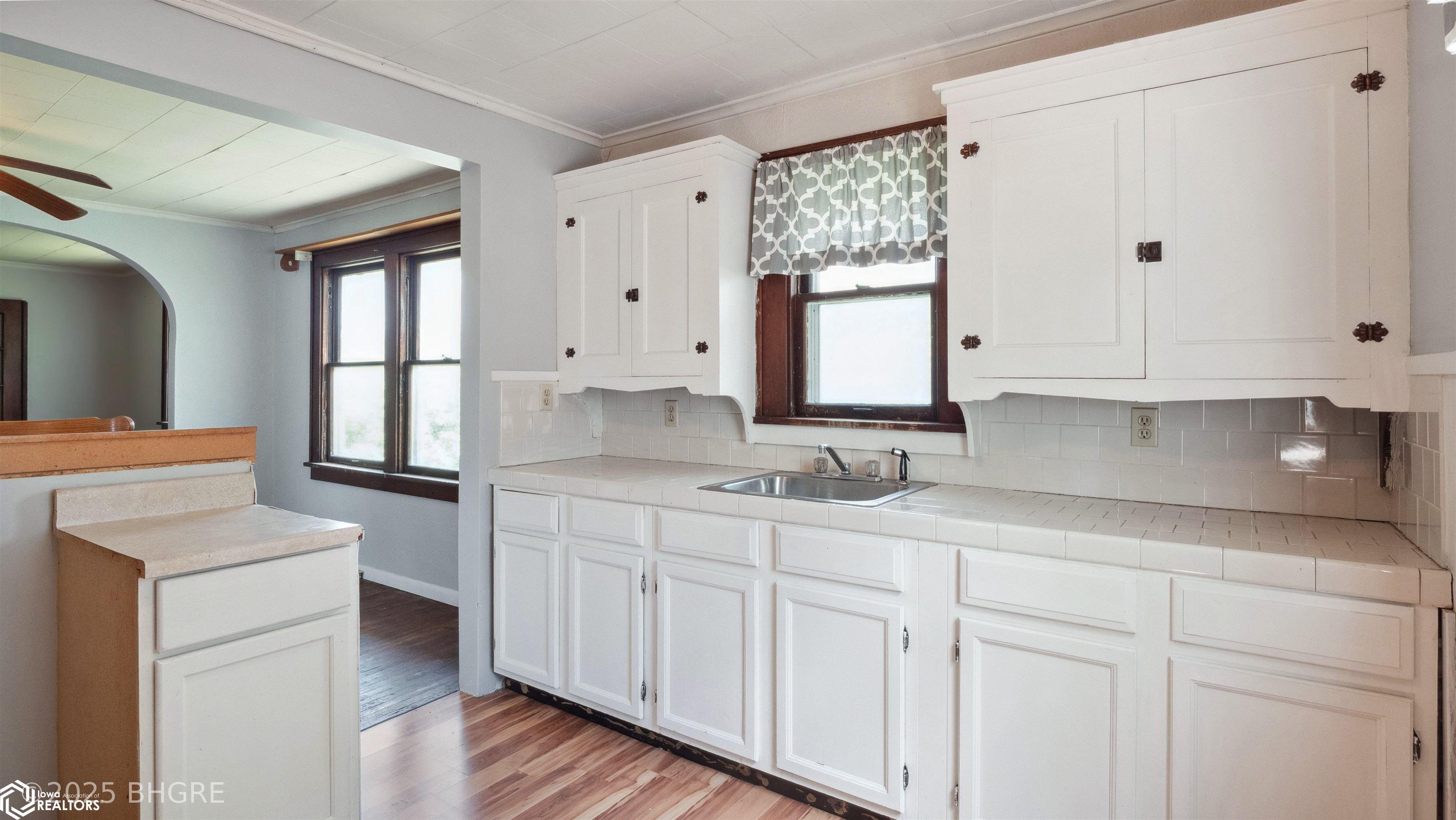1305 N 7th Street, Chariton, Iowa image 4