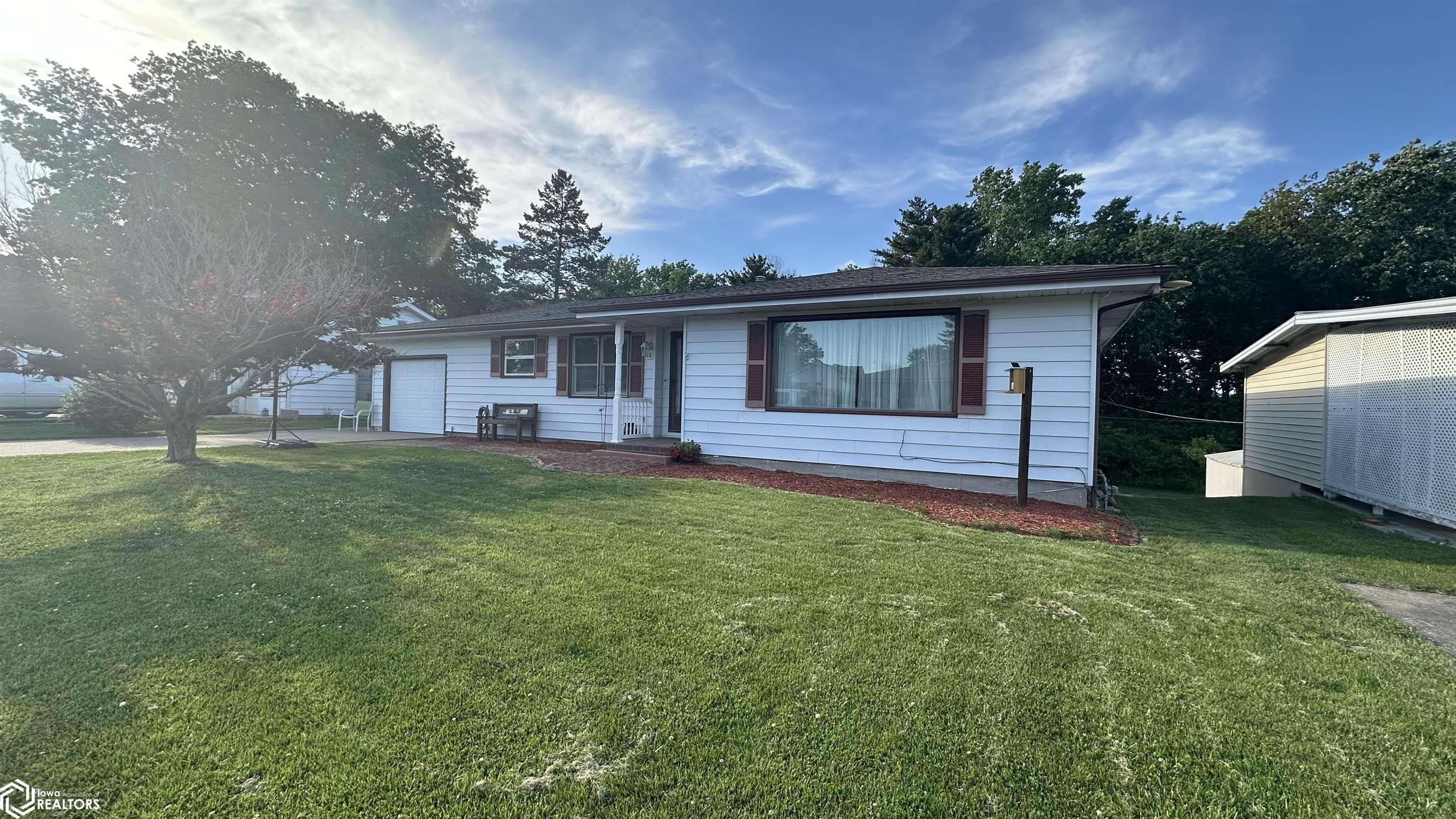 16 Rainbo Drive, Keokuk, Iowa image 1