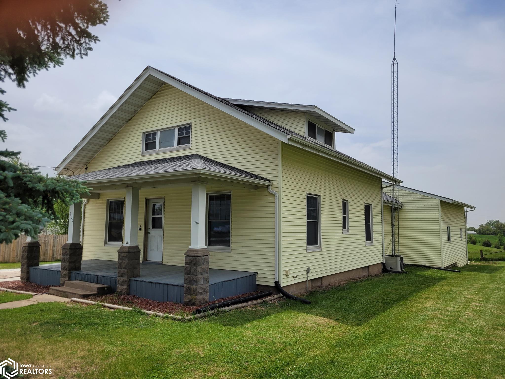 600 N Main Street, Sigourney, Iowa image 1