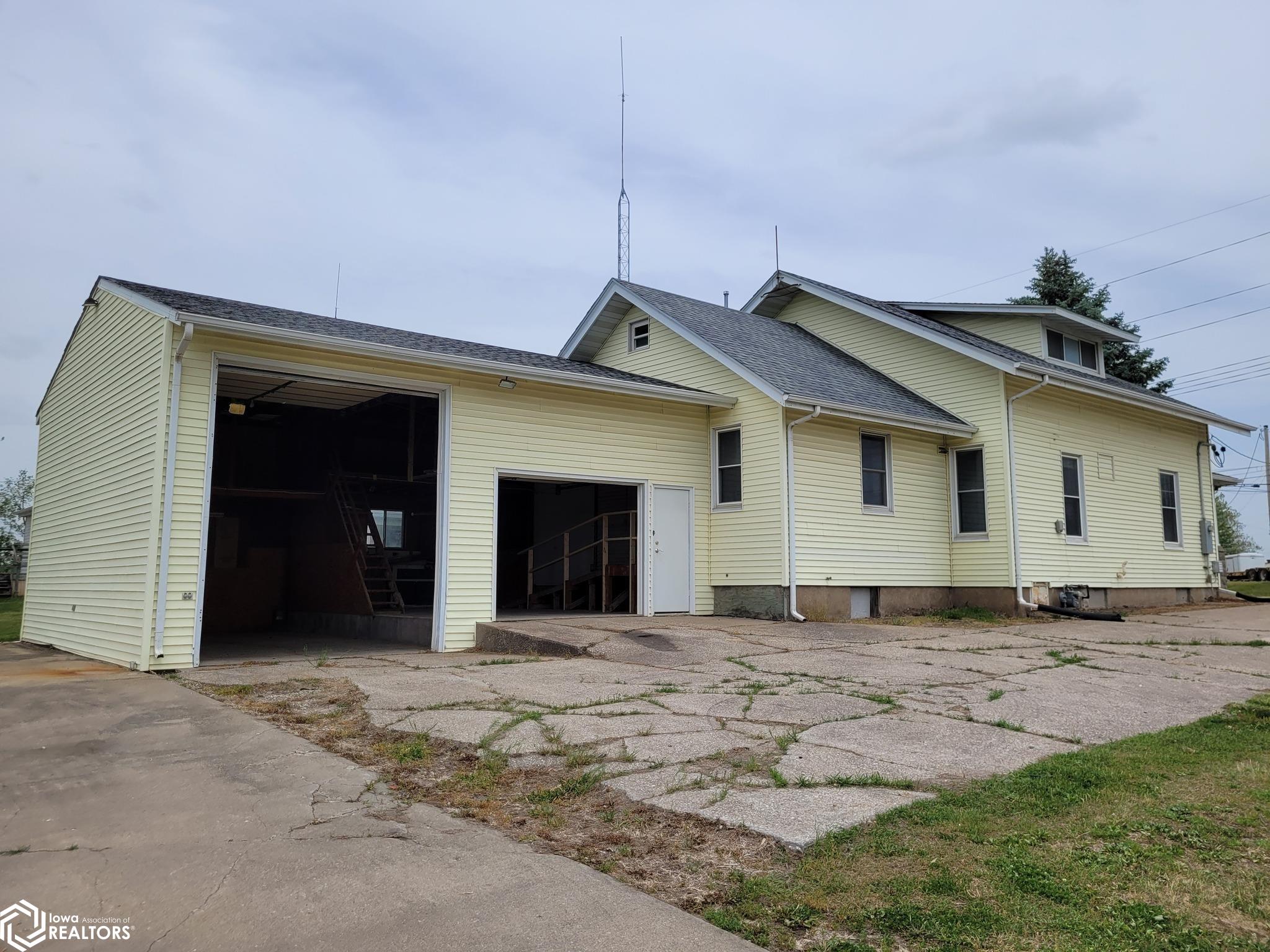 600 N Main Street, Sigourney, Iowa image 3