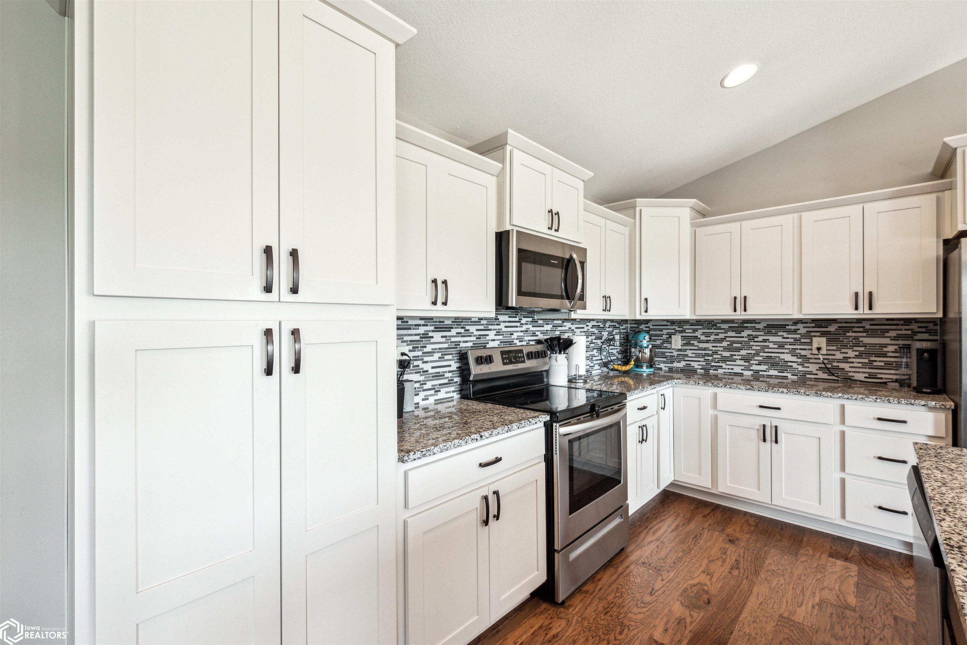 629 Mallard Pointe Drive, Bondurant, Iowa image 14
