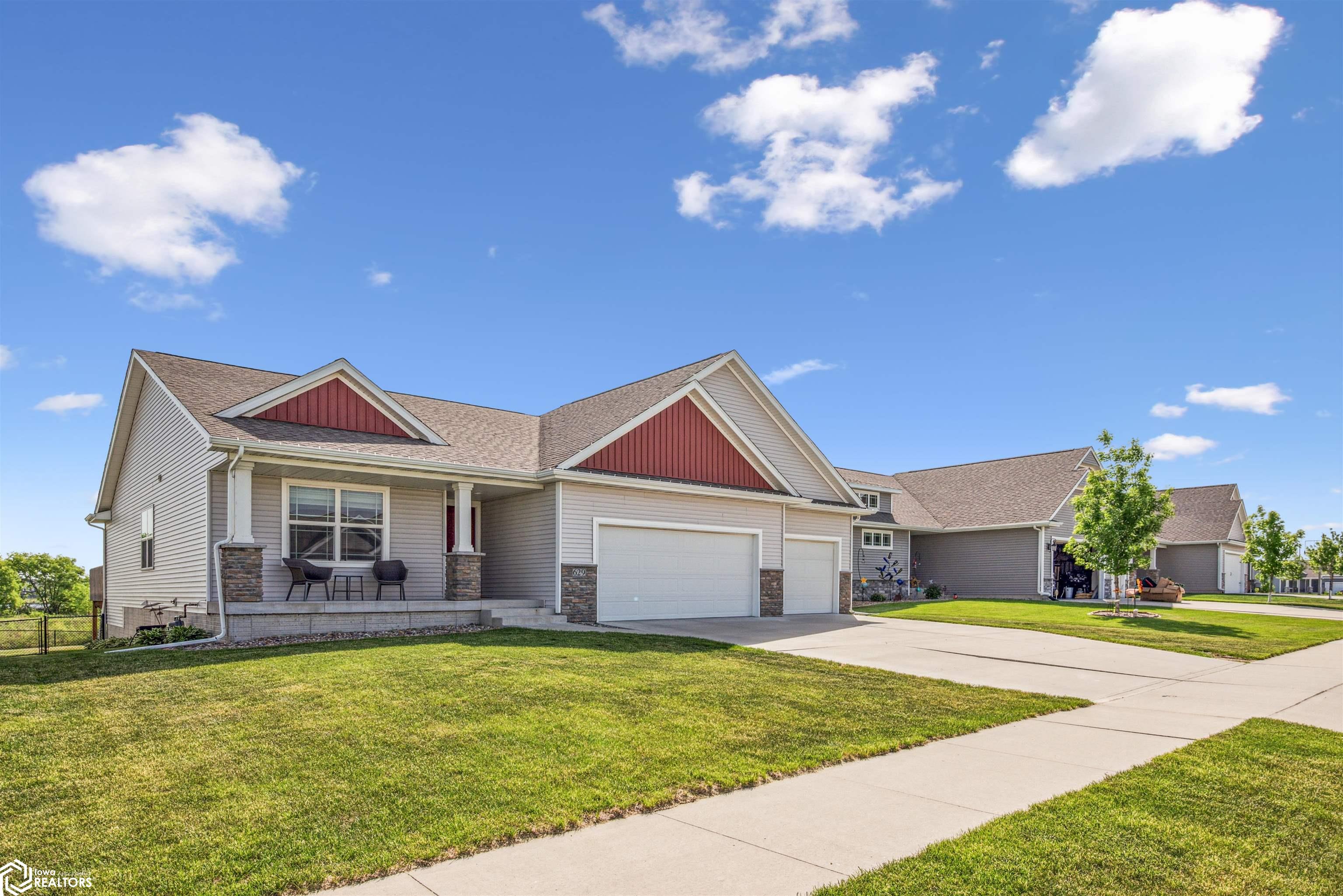 629 Mallard Pointe Drive, Bondurant, Iowa image 3