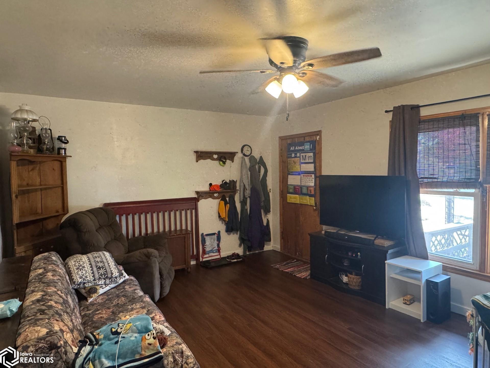 916 S 8th Avenue, Marshalltown, Iowa image 4