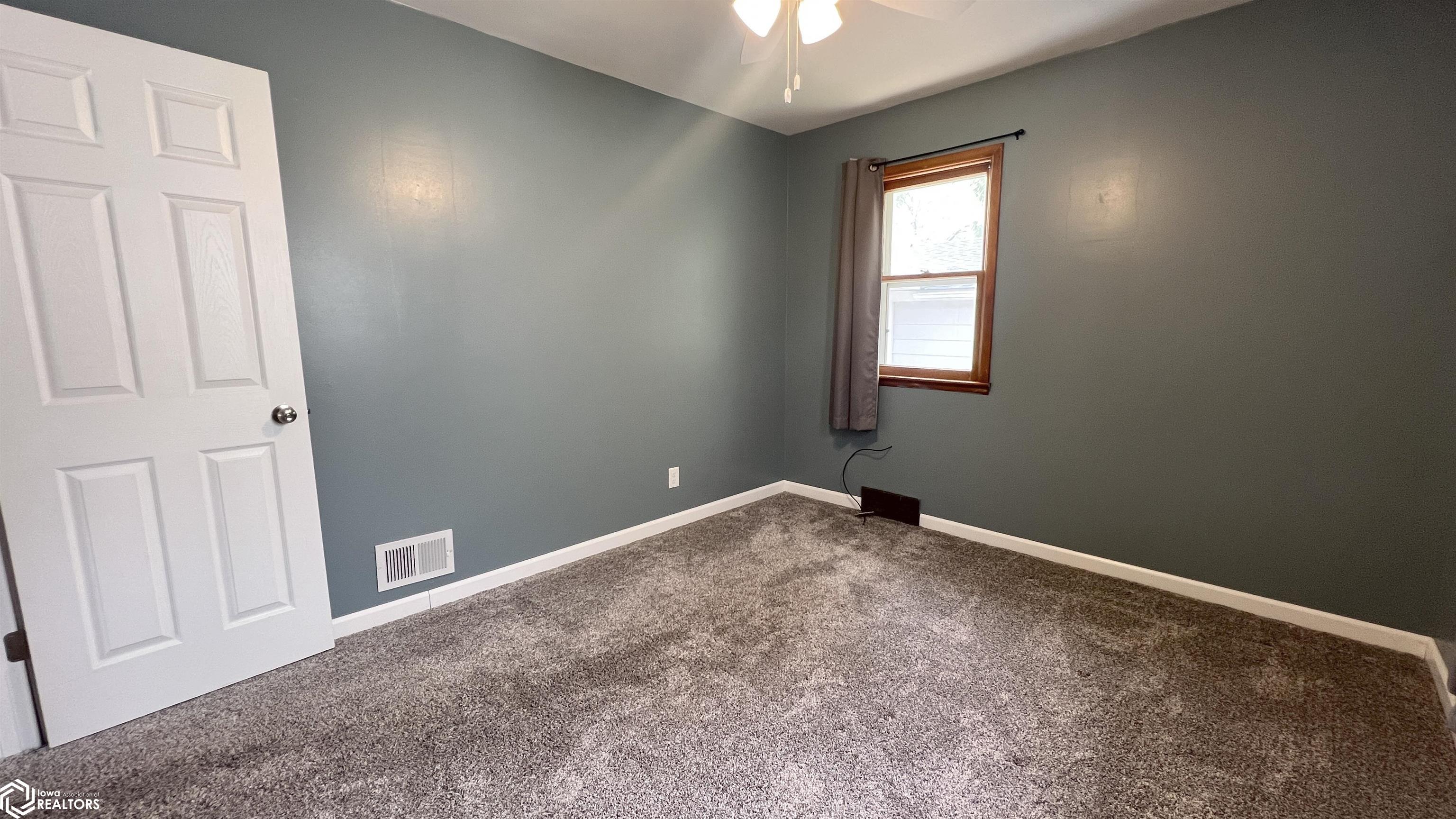 1031 10th Street, Mason City, Iowa image 11