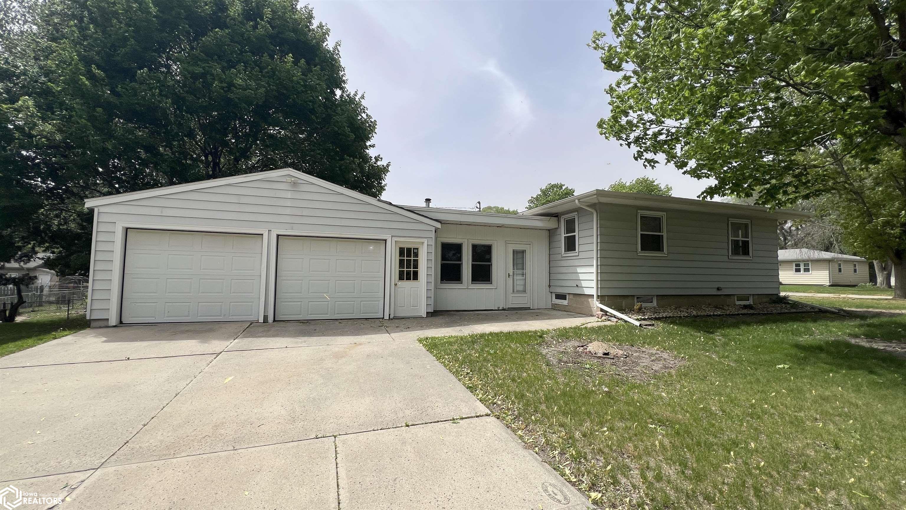 1031 10th Street, Mason City, Iowa image 22