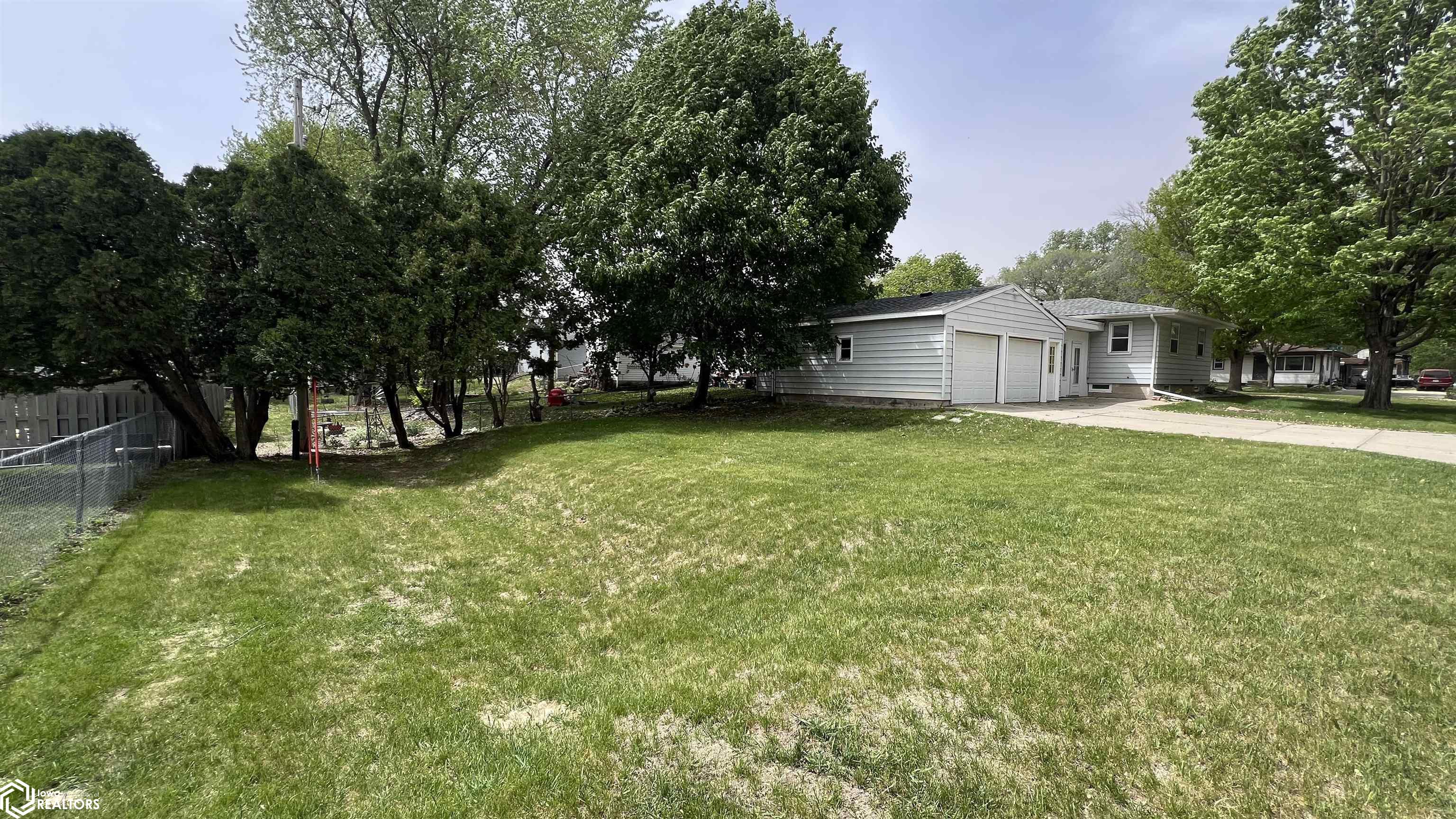 1031 10th Street, Mason City, Iowa image 23