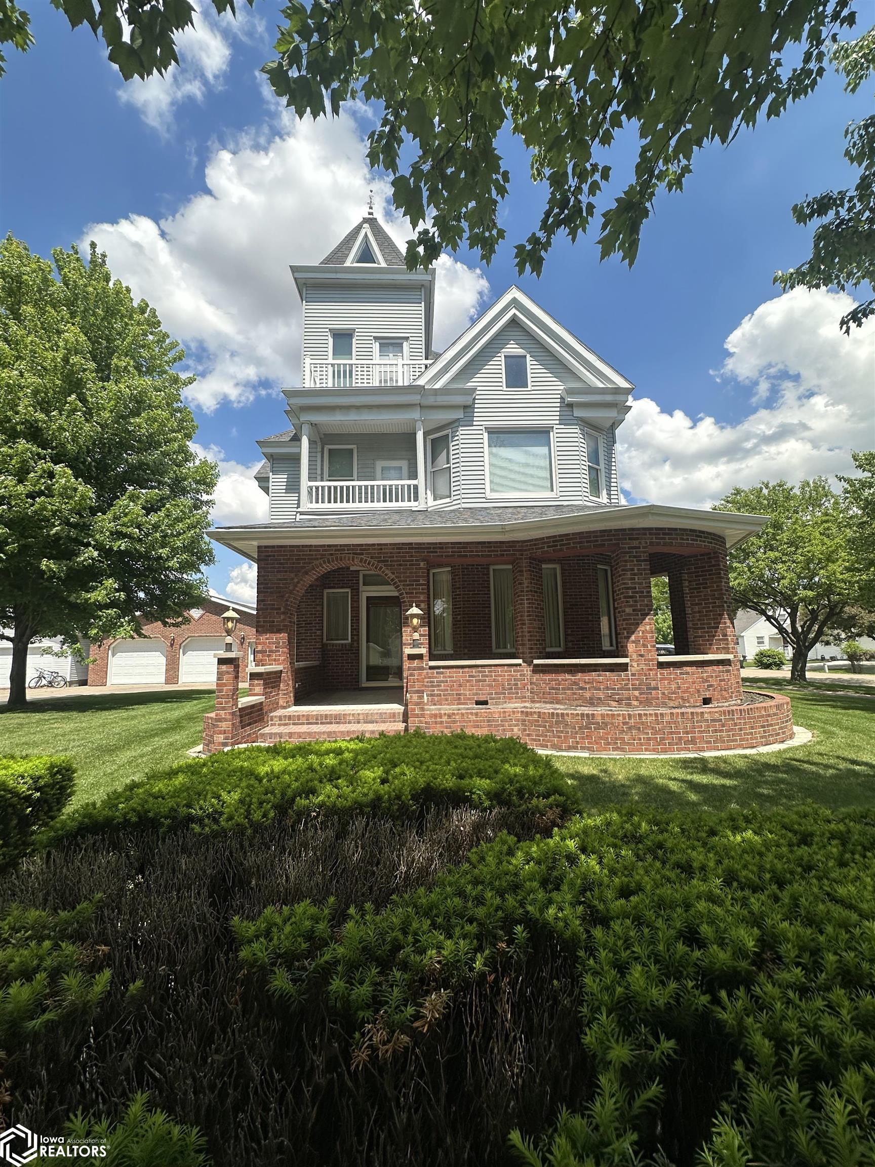 1011 Middle Street, Mediapolis, Iowa image 1
