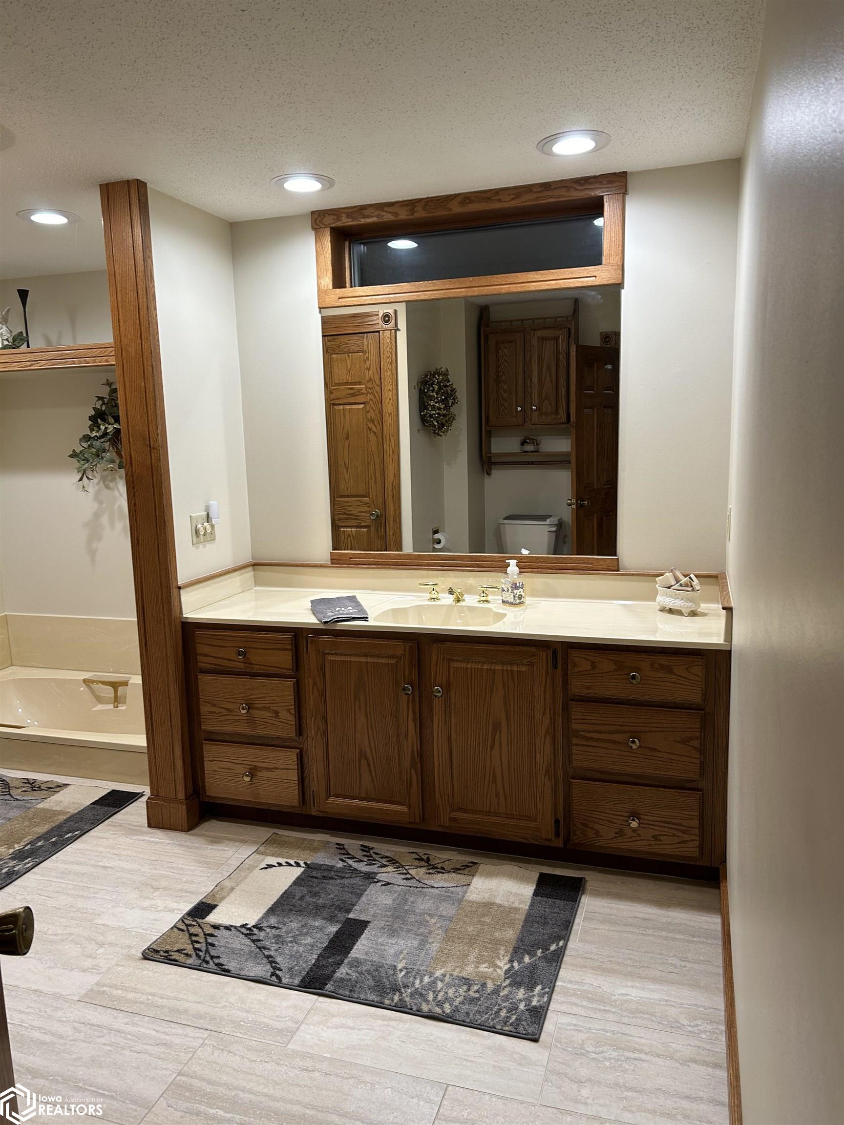 1011 Middle Street, Mediapolis, Iowa image 31