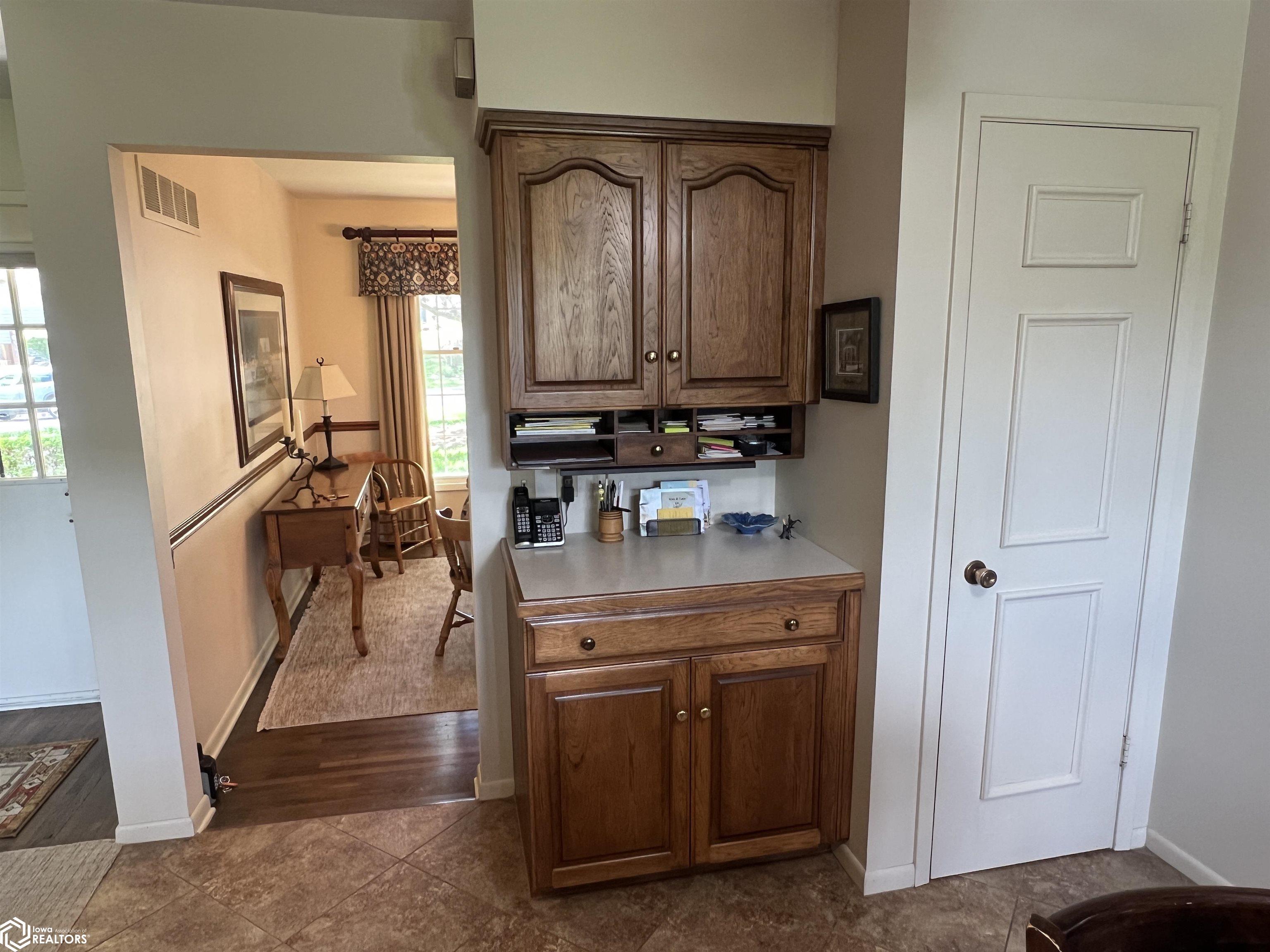 1221 Glenview Circle, Fairfield, Iowa image 12