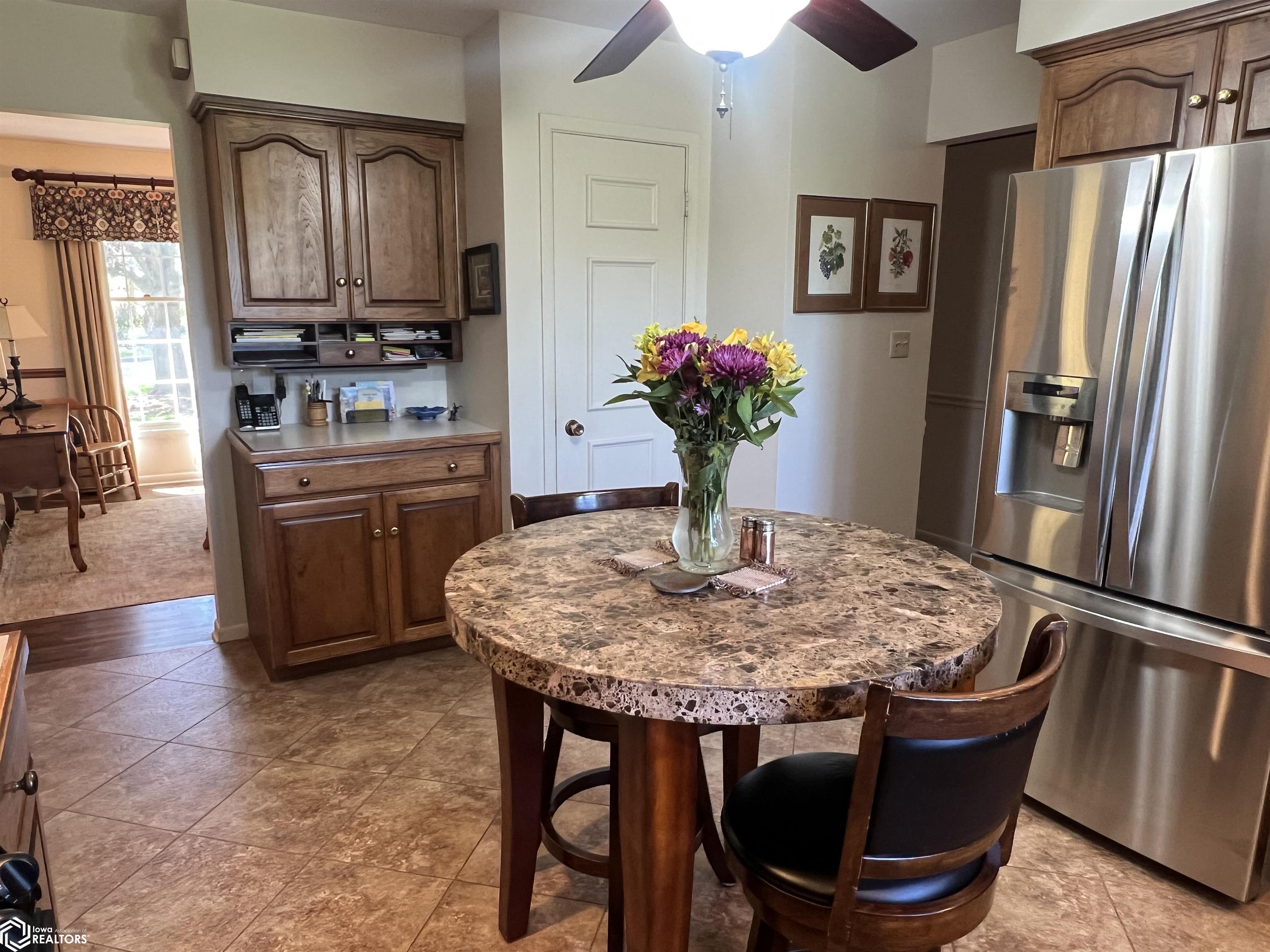 1221 Glenview Circle, Fairfield, Iowa image 14