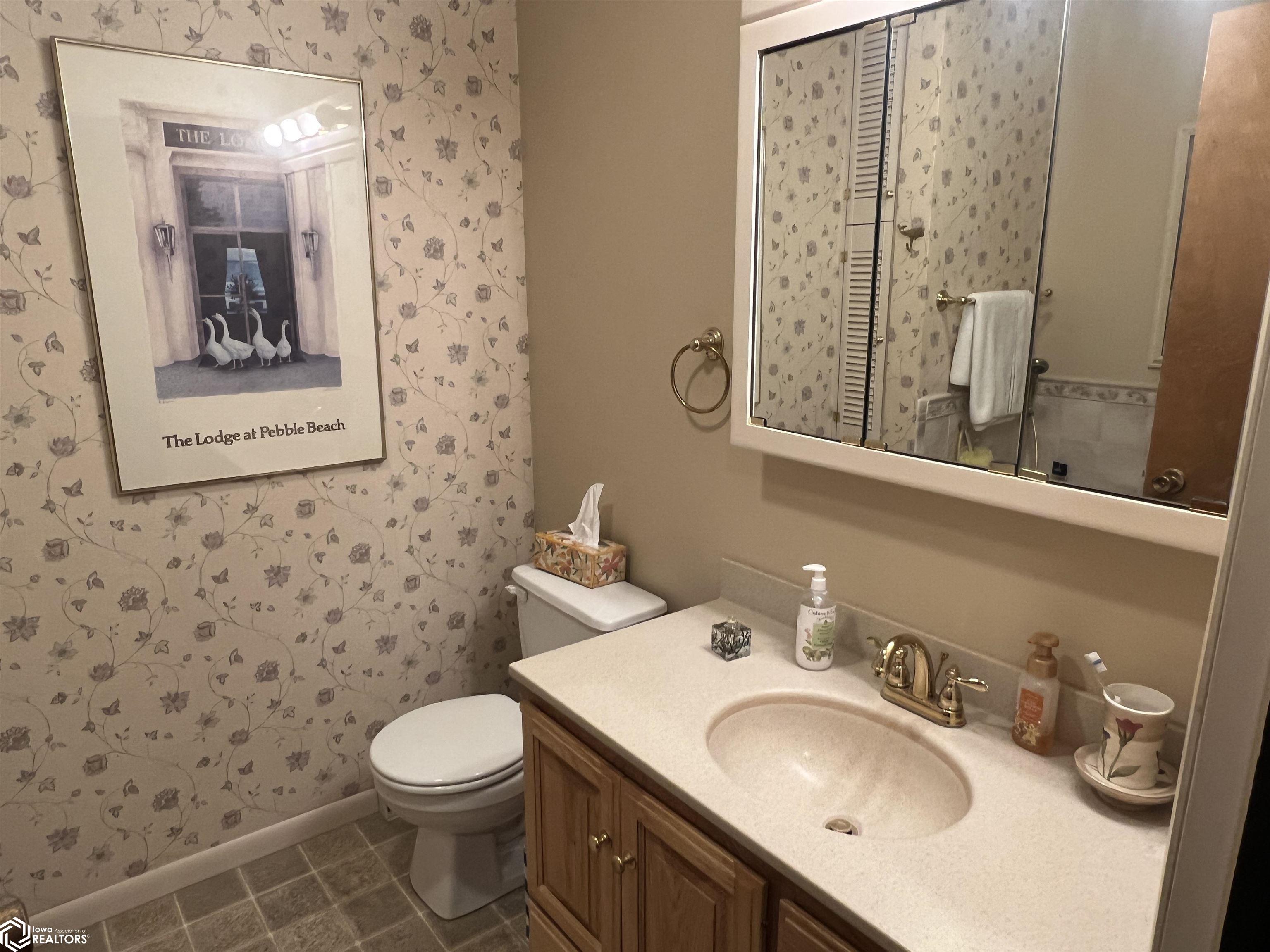 1221 Glenview Circle, Fairfield, Iowa image 41