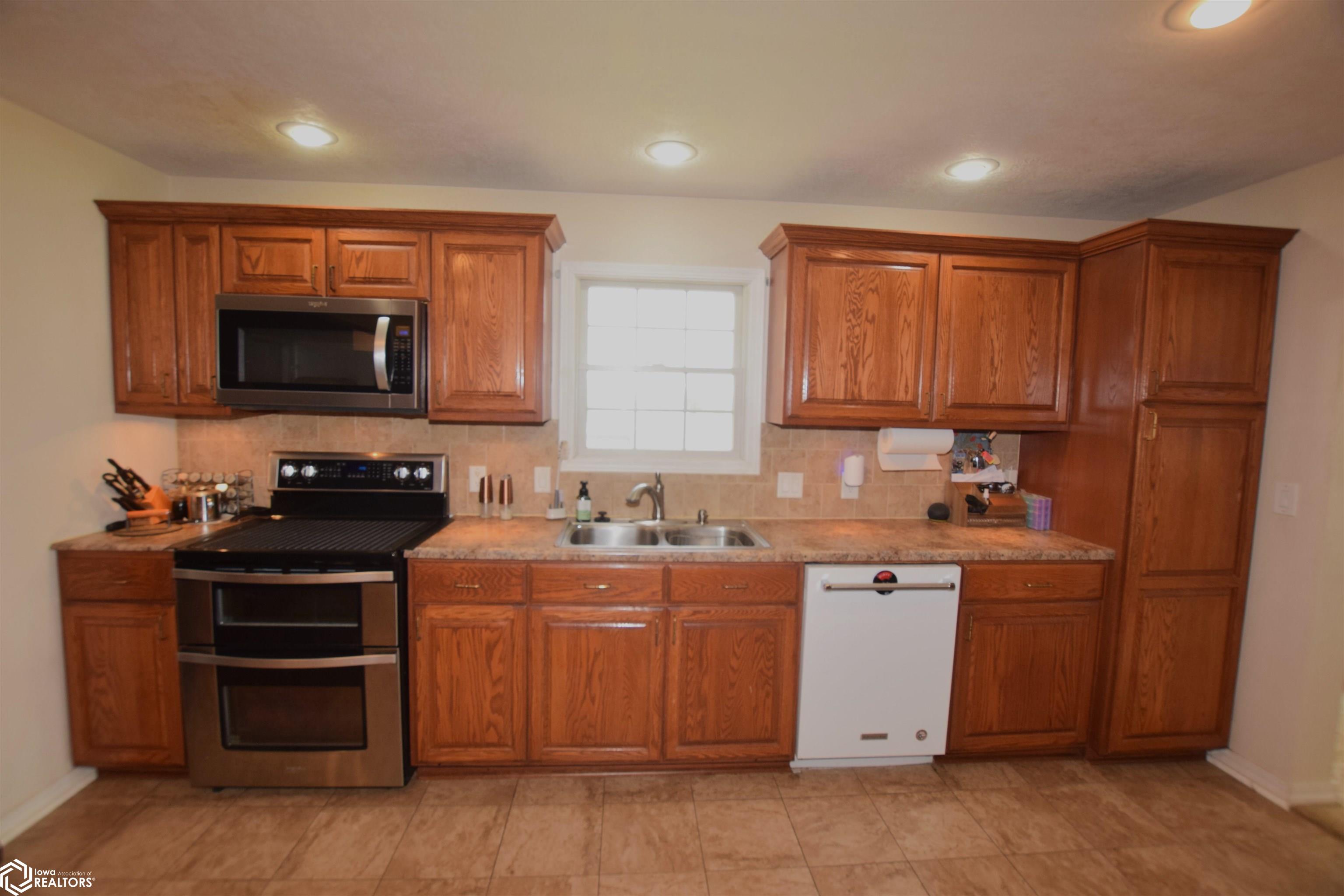 402 3rd Street, Portsmouth, Iowa image 16