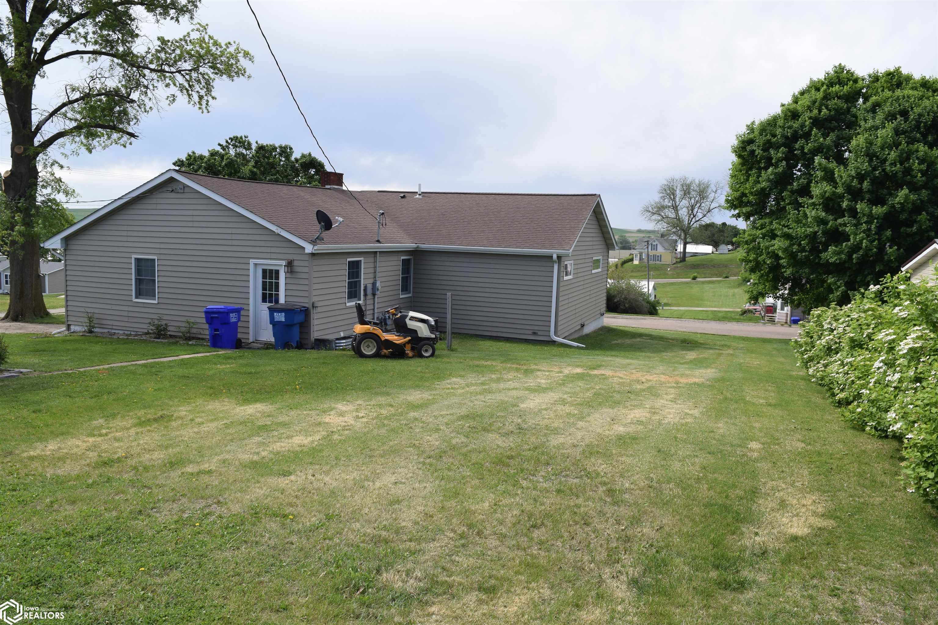 402 3rd Street, Portsmouth, Iowa image 7