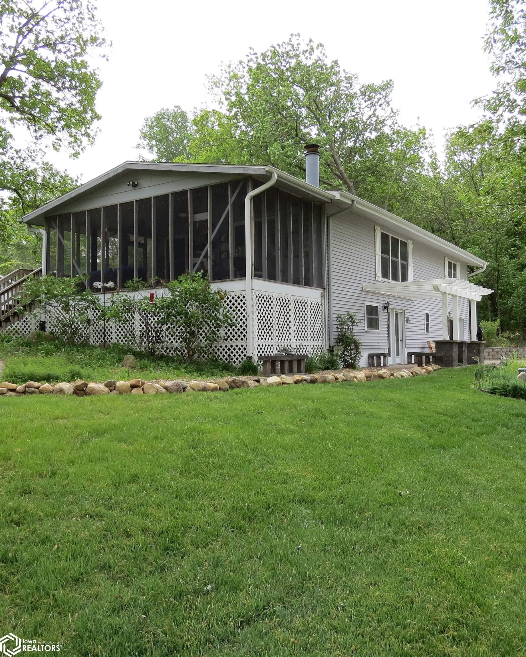 181 Center Point Drive, Montezuma, Iowa image 1