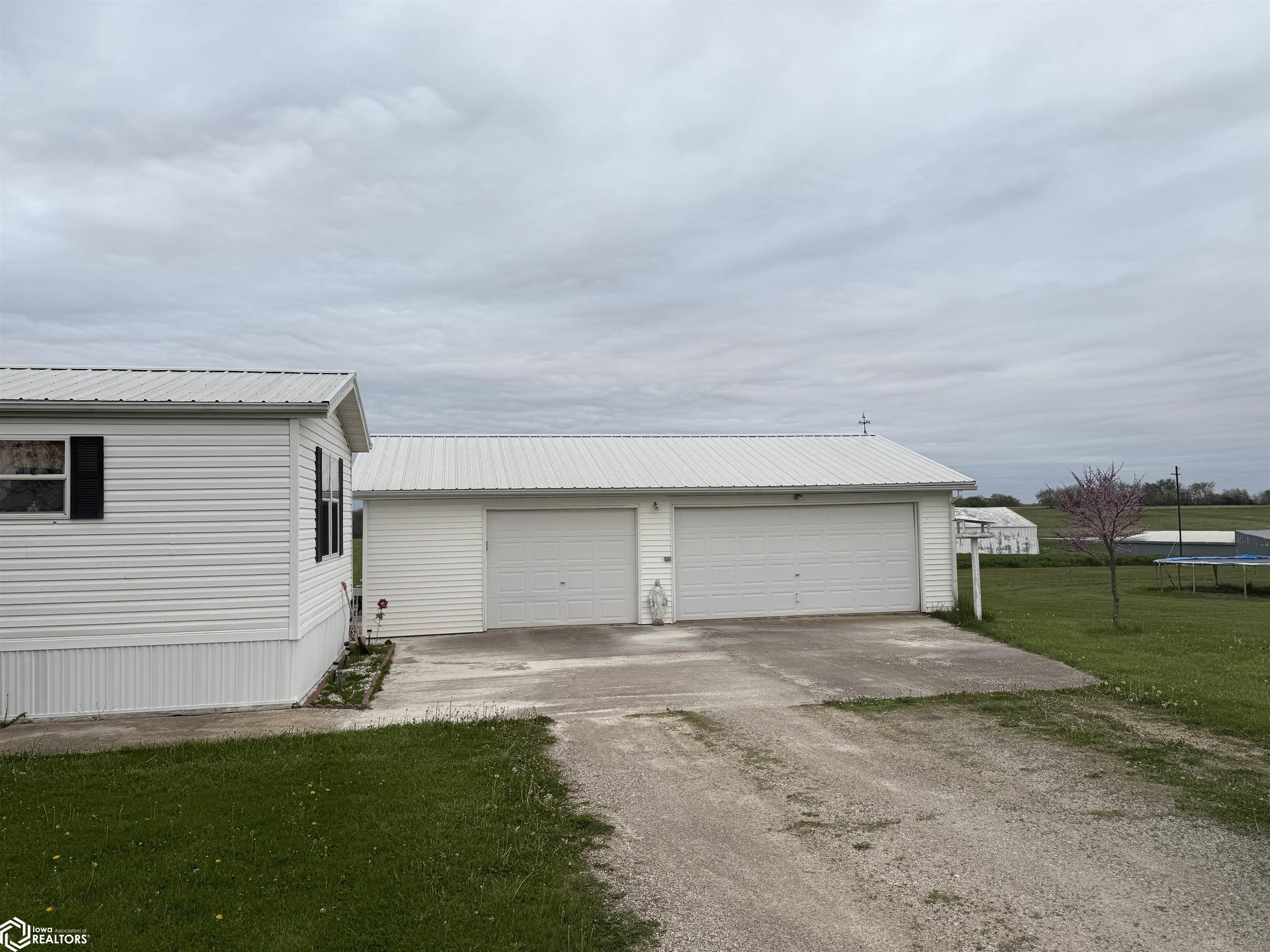 120 N Cedar Road, Hillsboro, Iowa image 2